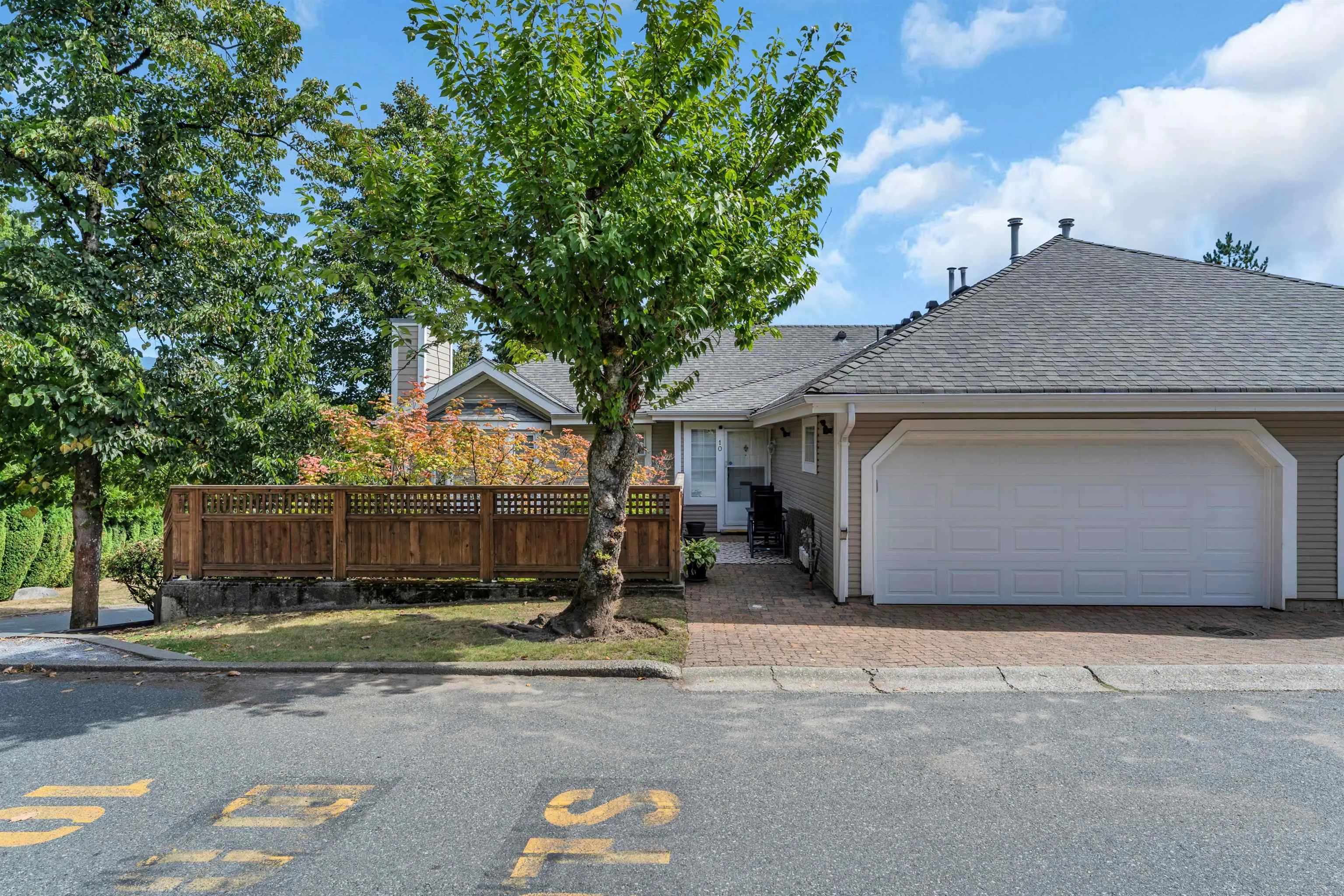 1140 Falcon Drive #10