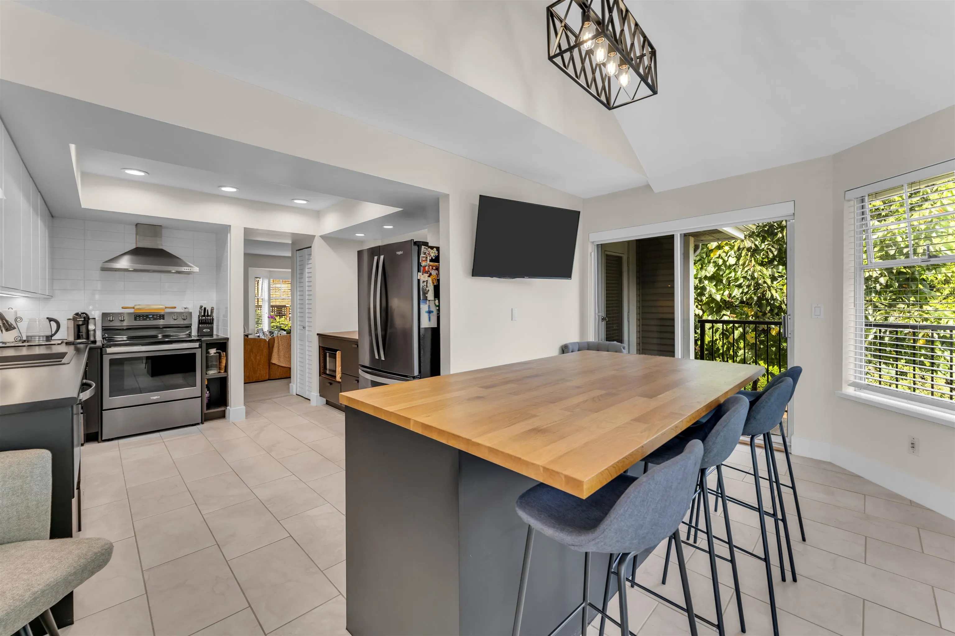 1140 Falcon Drive #10