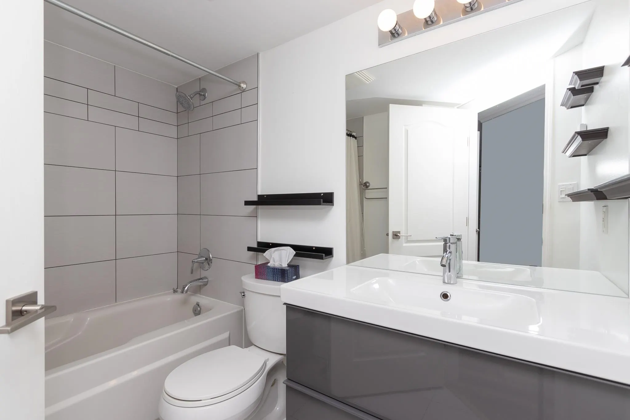 15150 108 Avenue #103