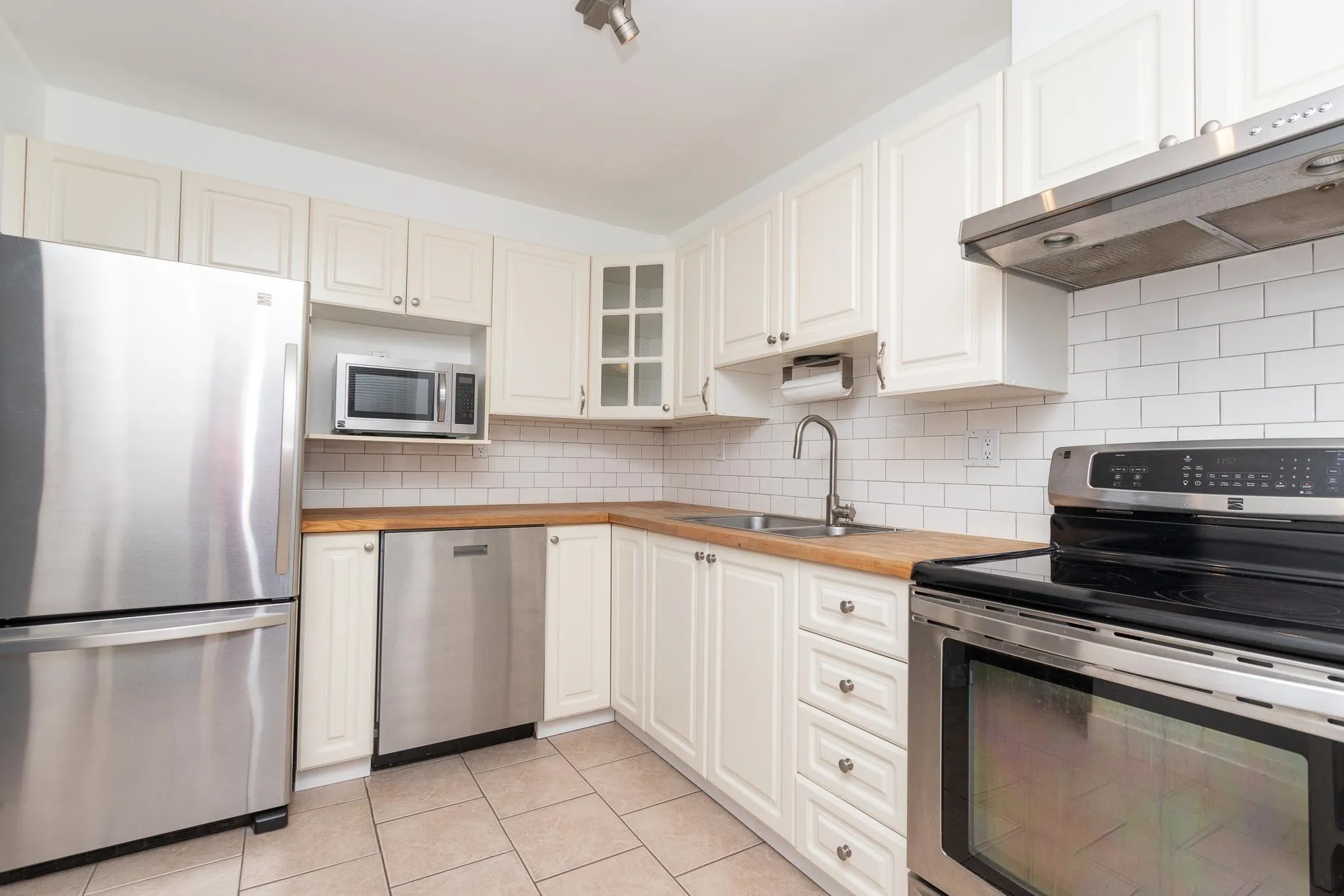 15150 108 Avenue #103