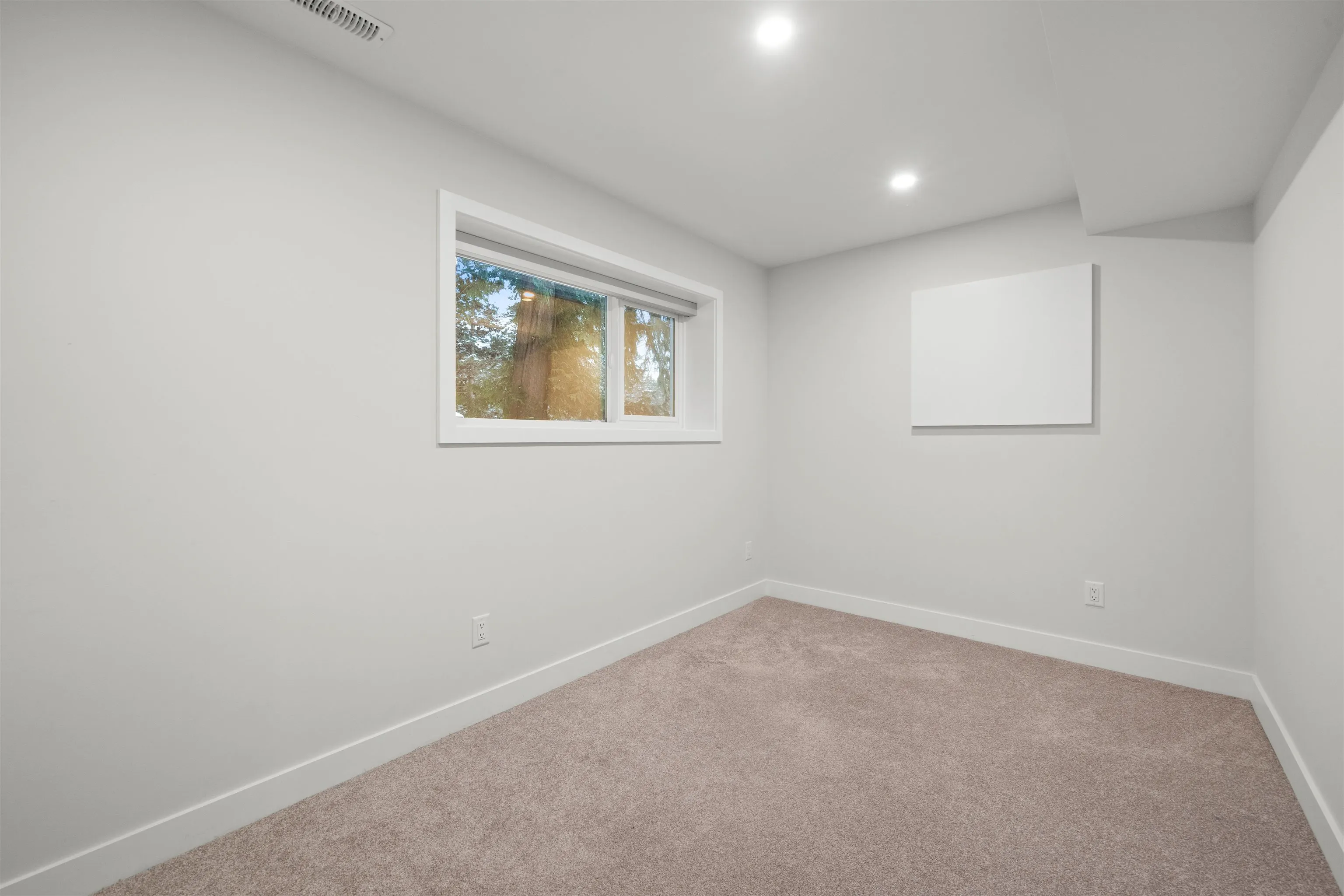 4593 Cliffmont Road