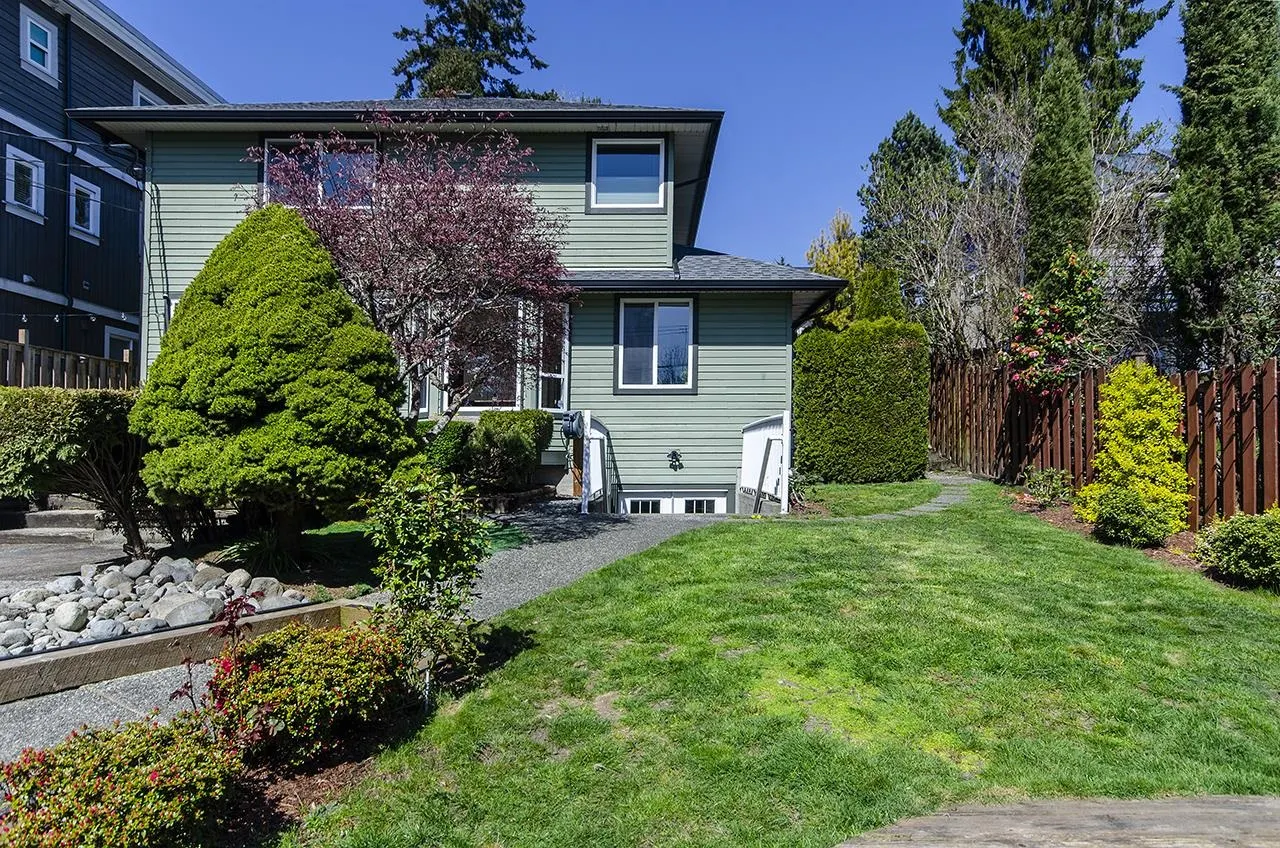 1075 Adderley Street