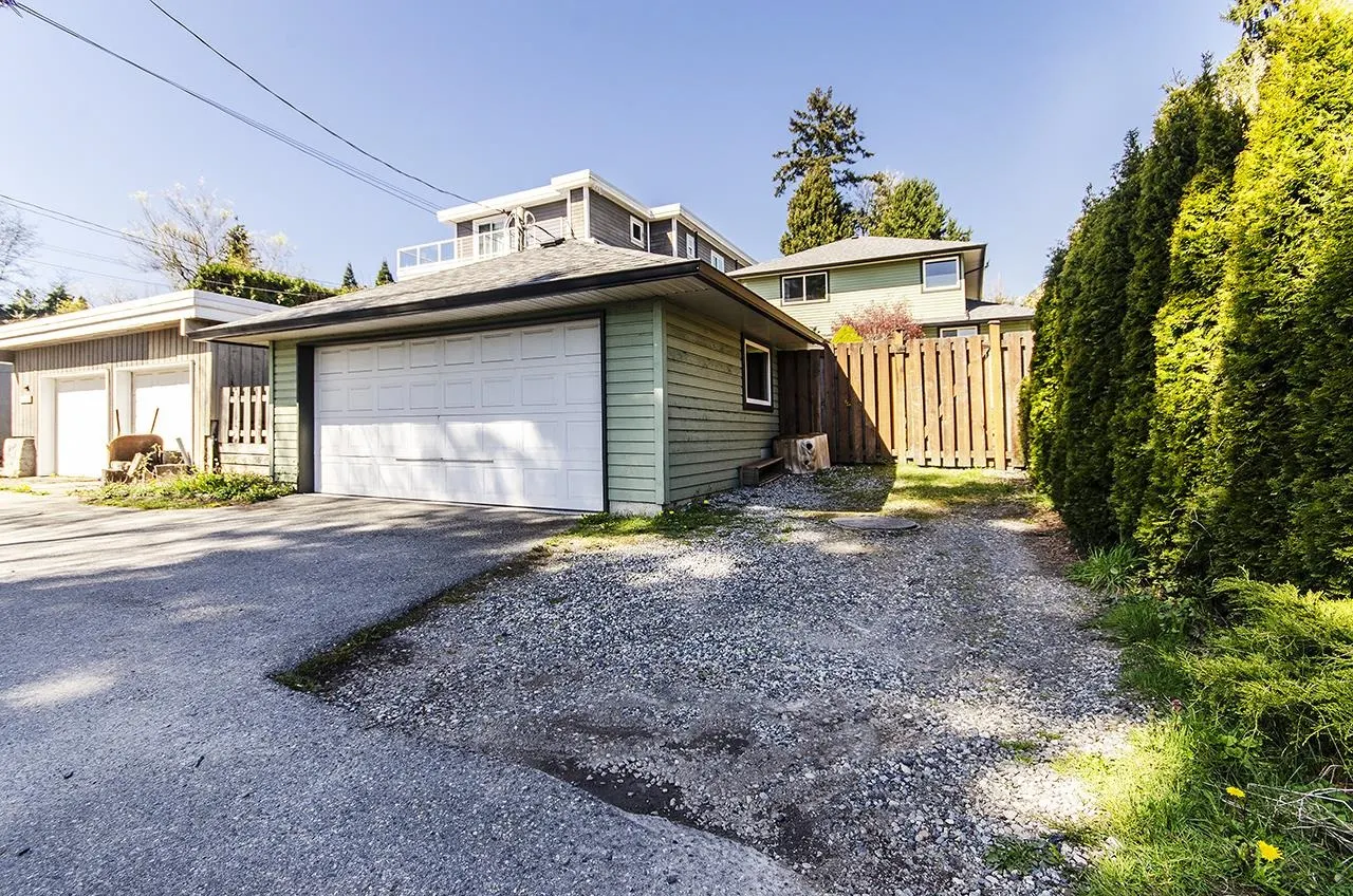 1075 Adderley Street