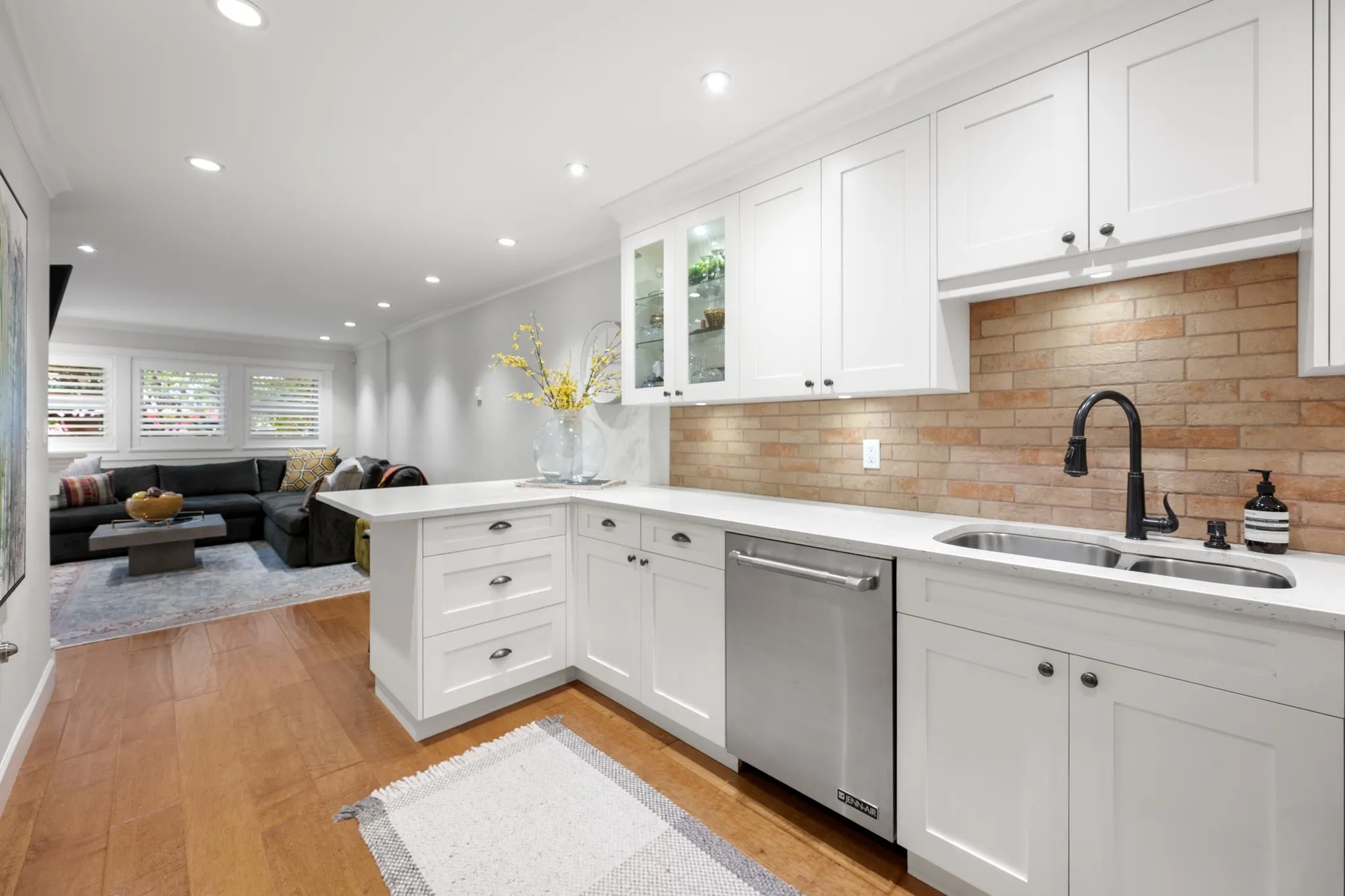 828 Gilford Street #102