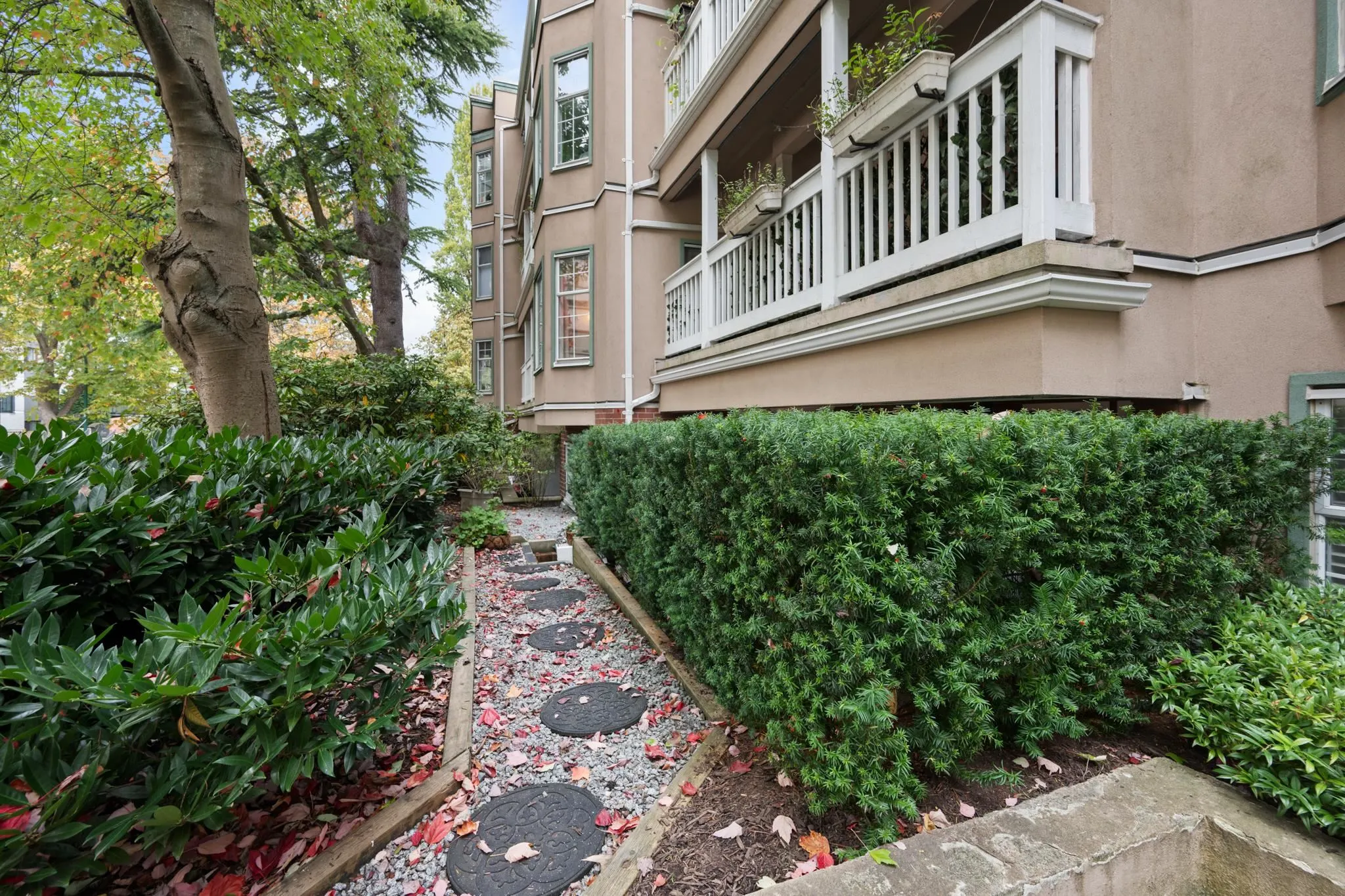 828 Gilford Street #102