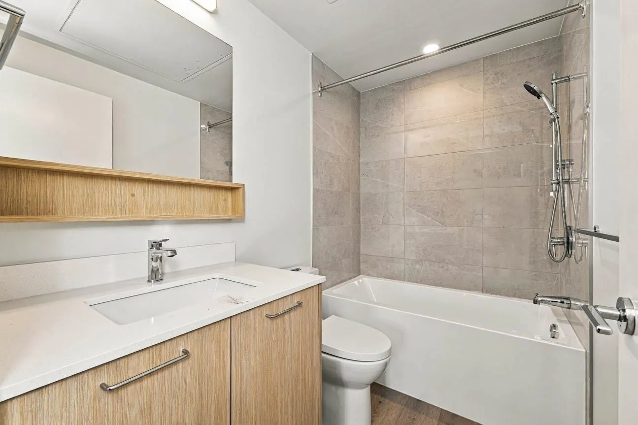 1529 Oxford #409