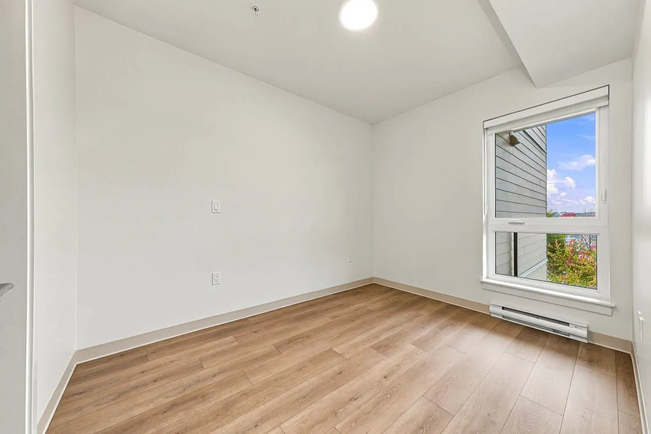 1529 Oxford #409