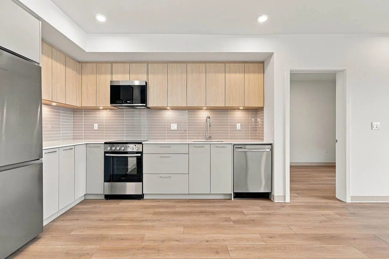 1529 Oxford #409