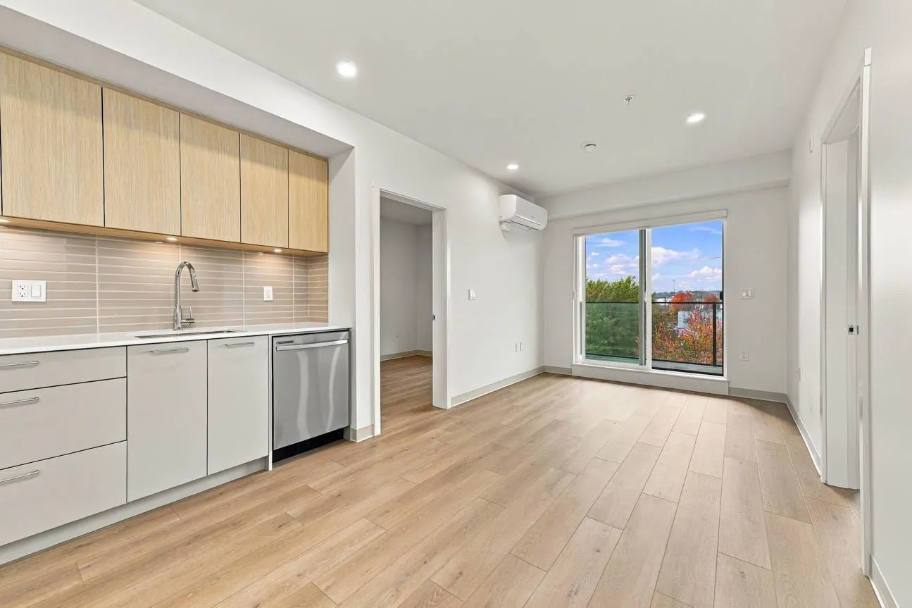 1529 Oxford #409