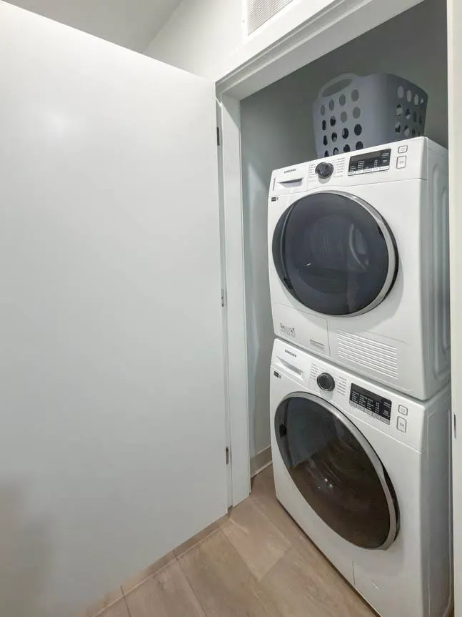 1529 Oxford #101