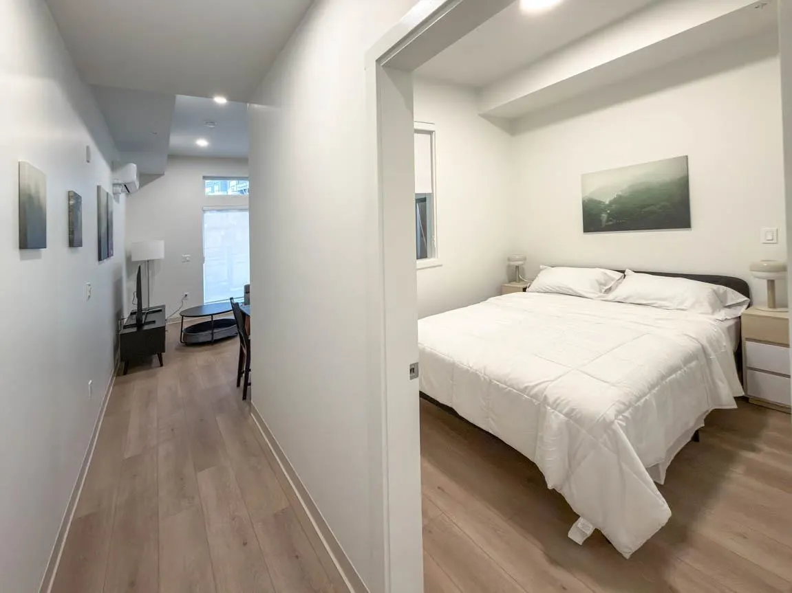 1529 Oxford #101