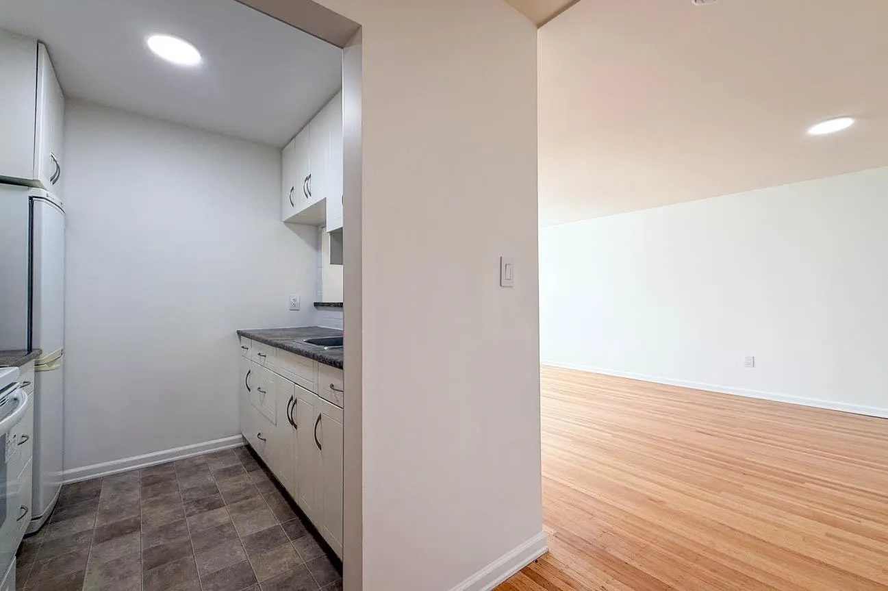 461 W 16 Street #107