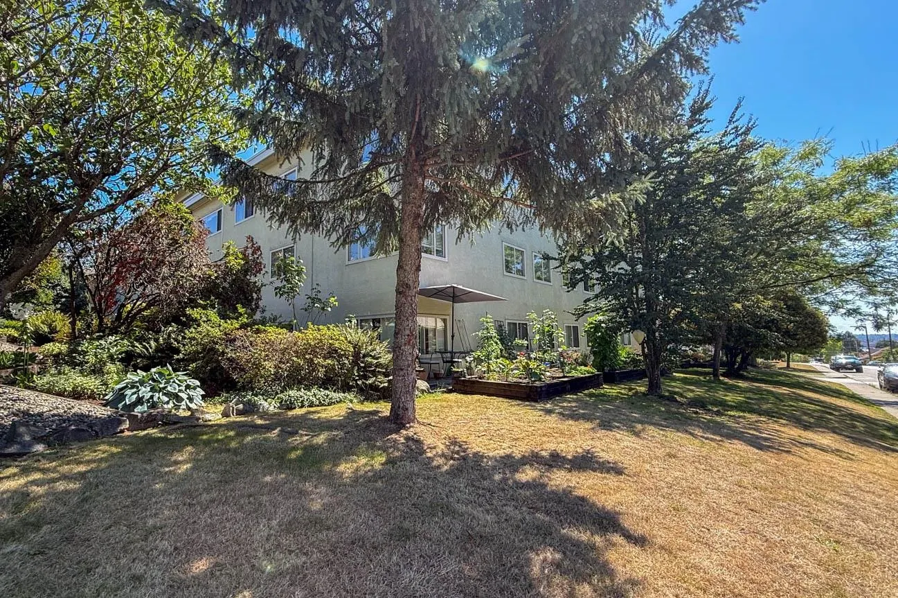 461 W 16 Street #107