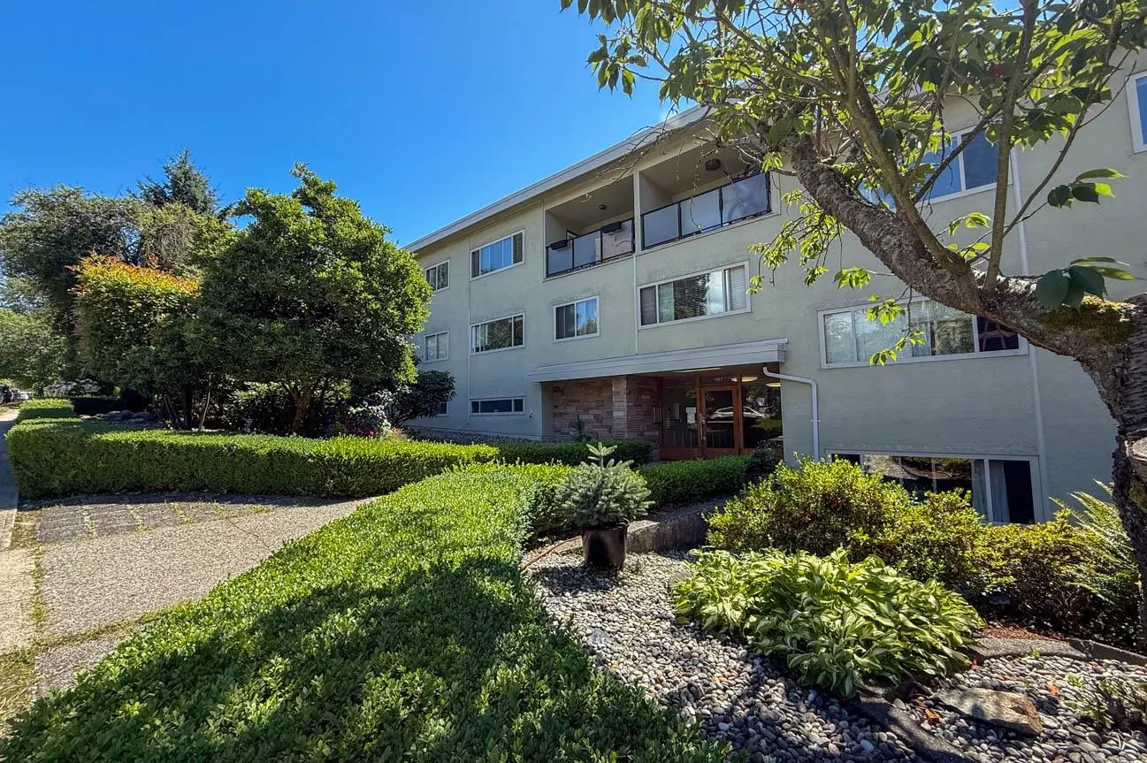 461 W 16 Street #107