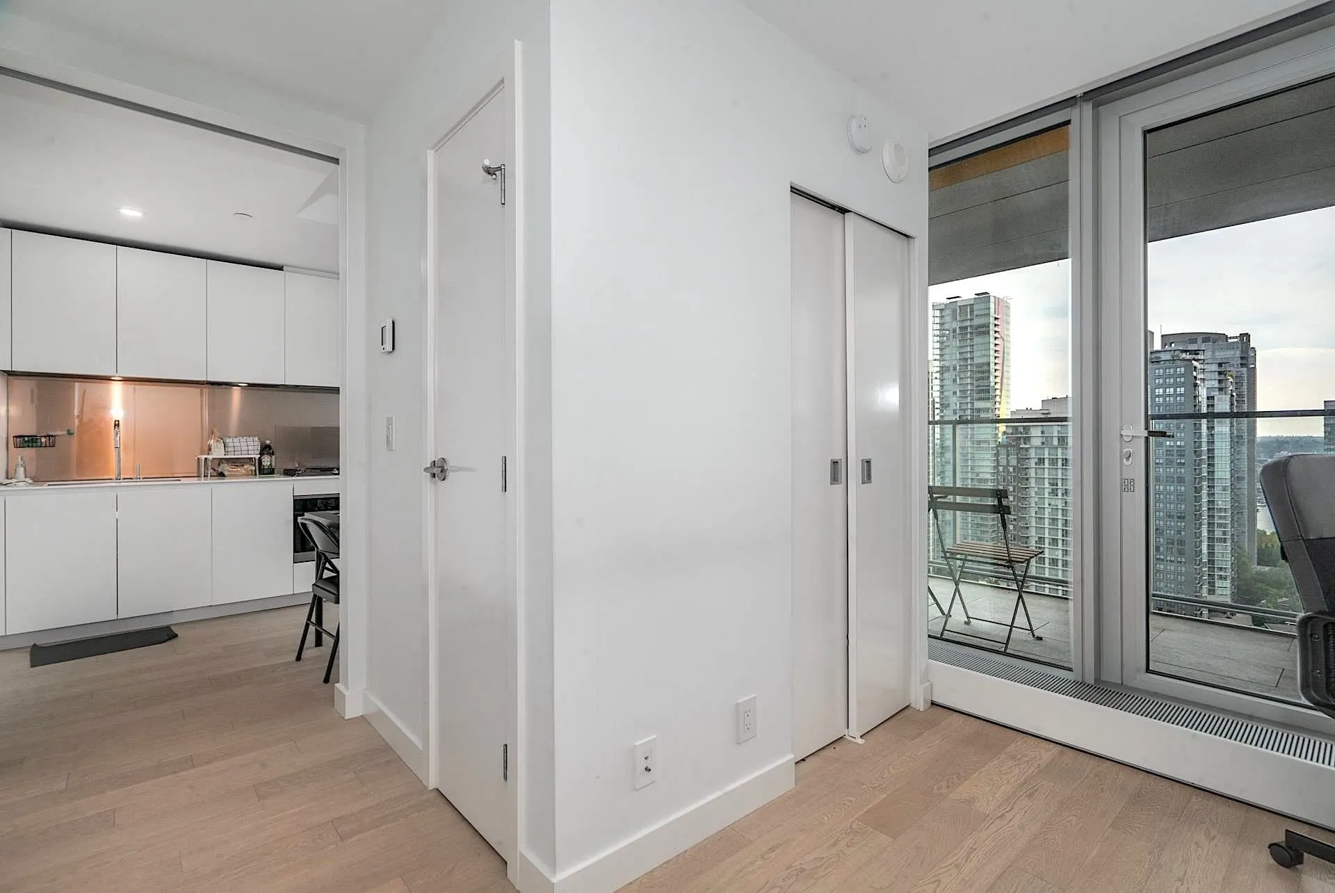1480 Howe Street #2611
