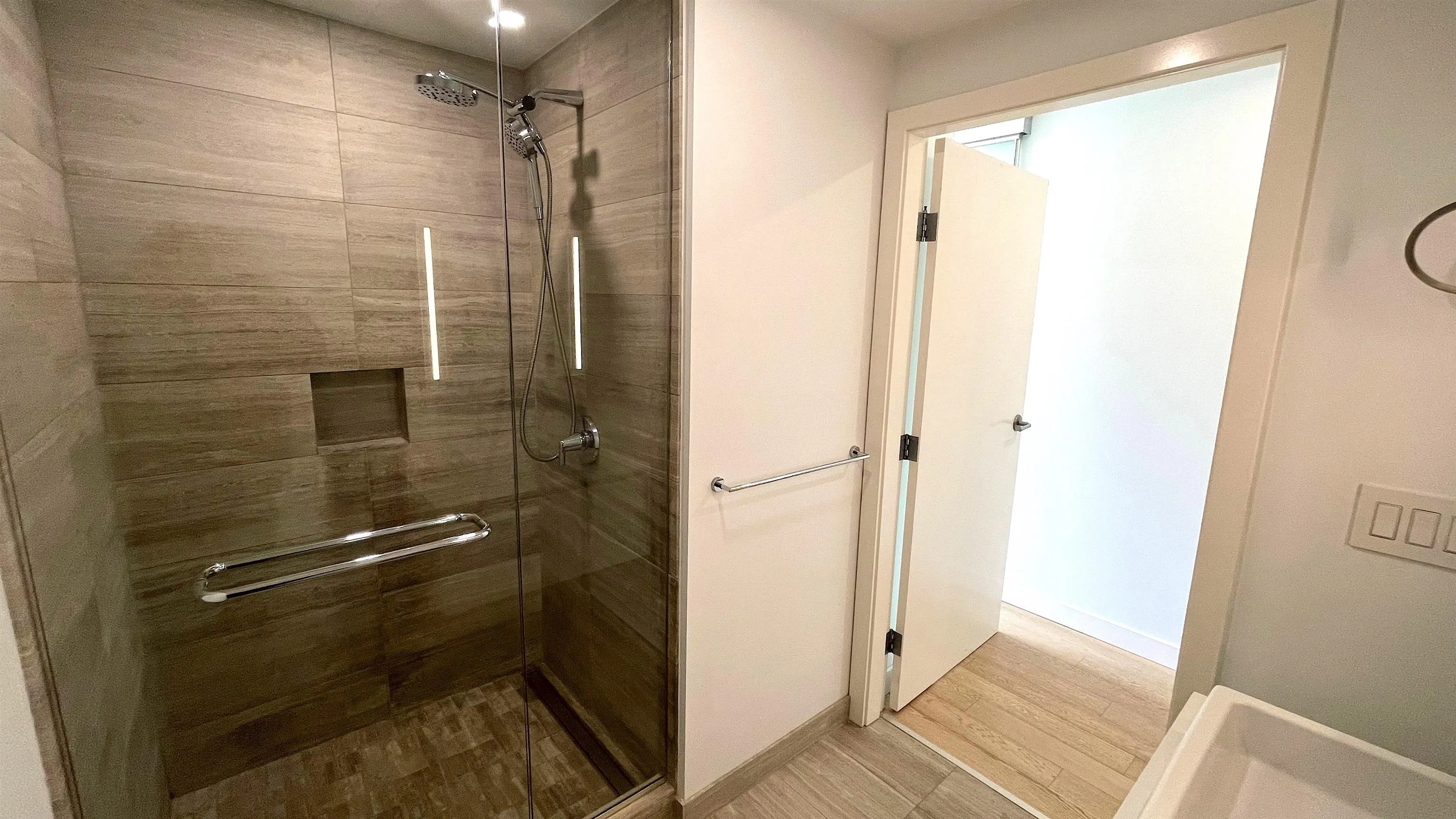 1480 Howe Street #2611