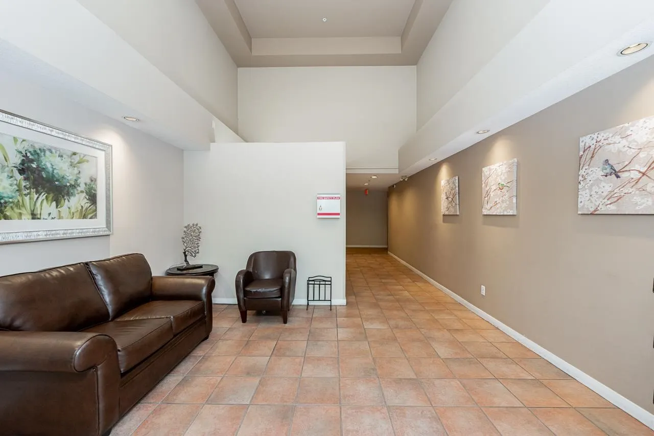 1215 Pacific Street #207