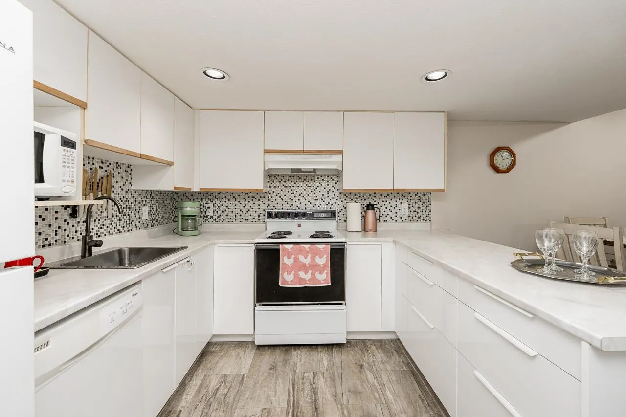 1215 Pacific Street #207