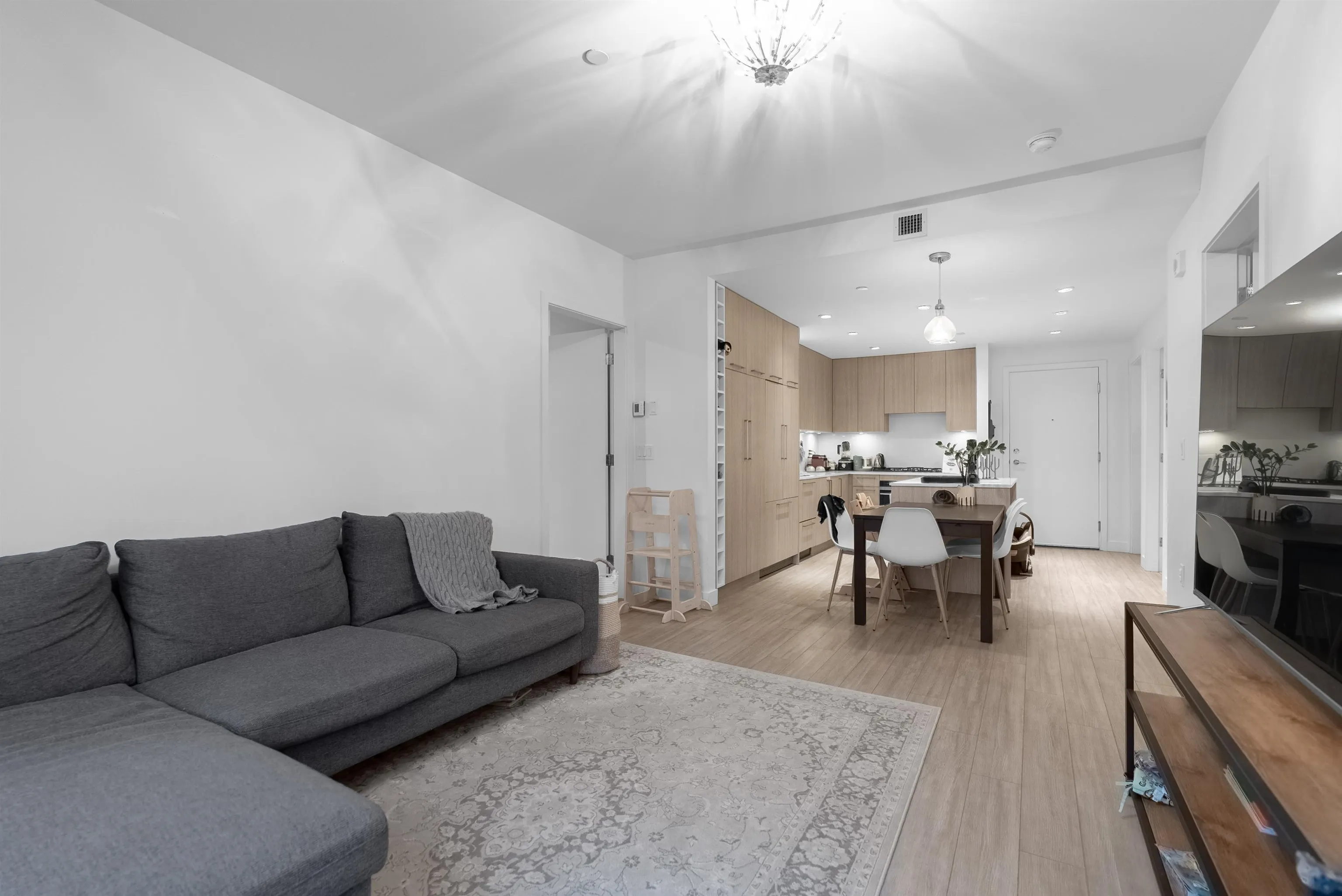 747 E 3rd Street #308