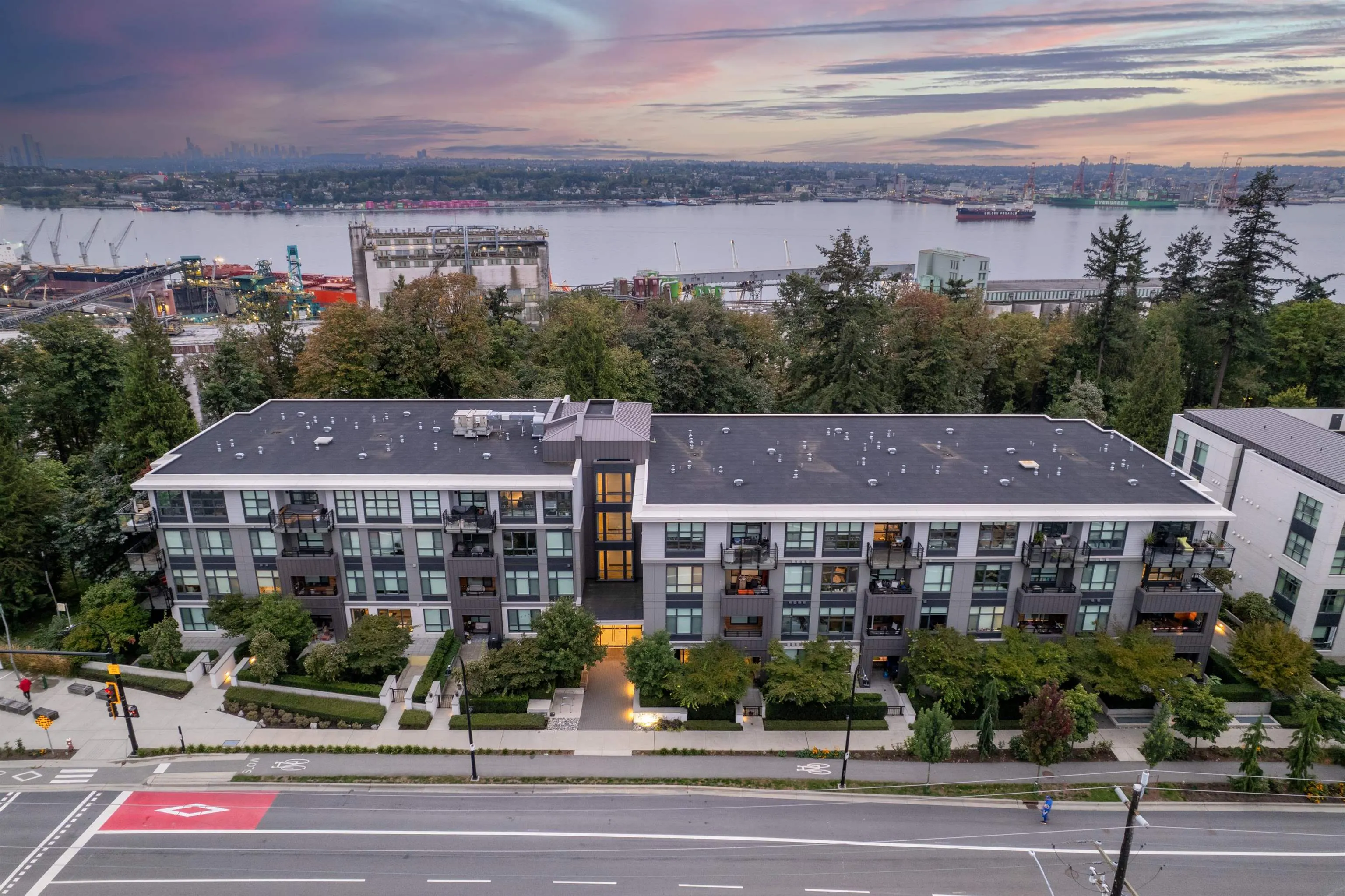 747 E 3rd Street #308