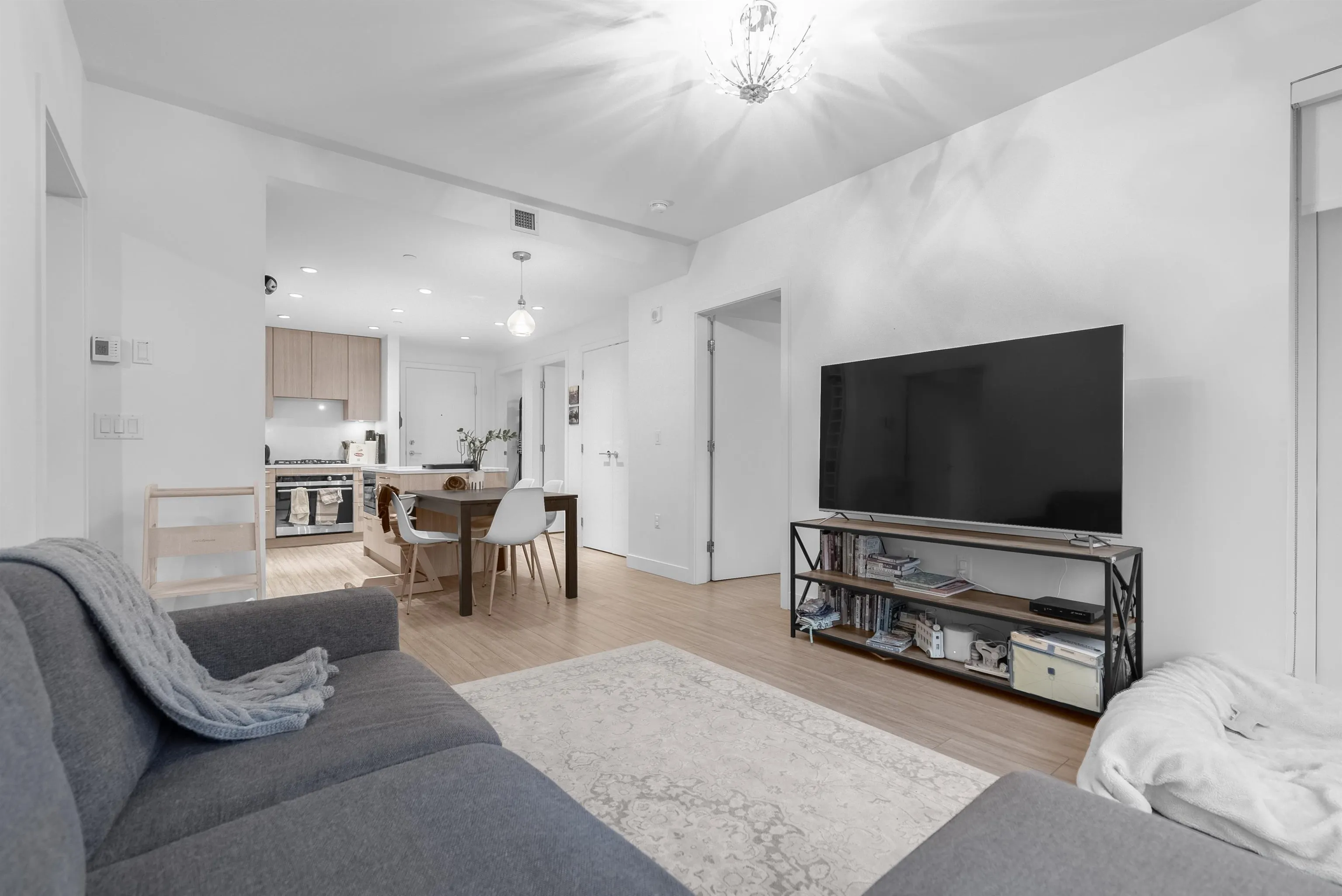 747 E 3rd Street #308