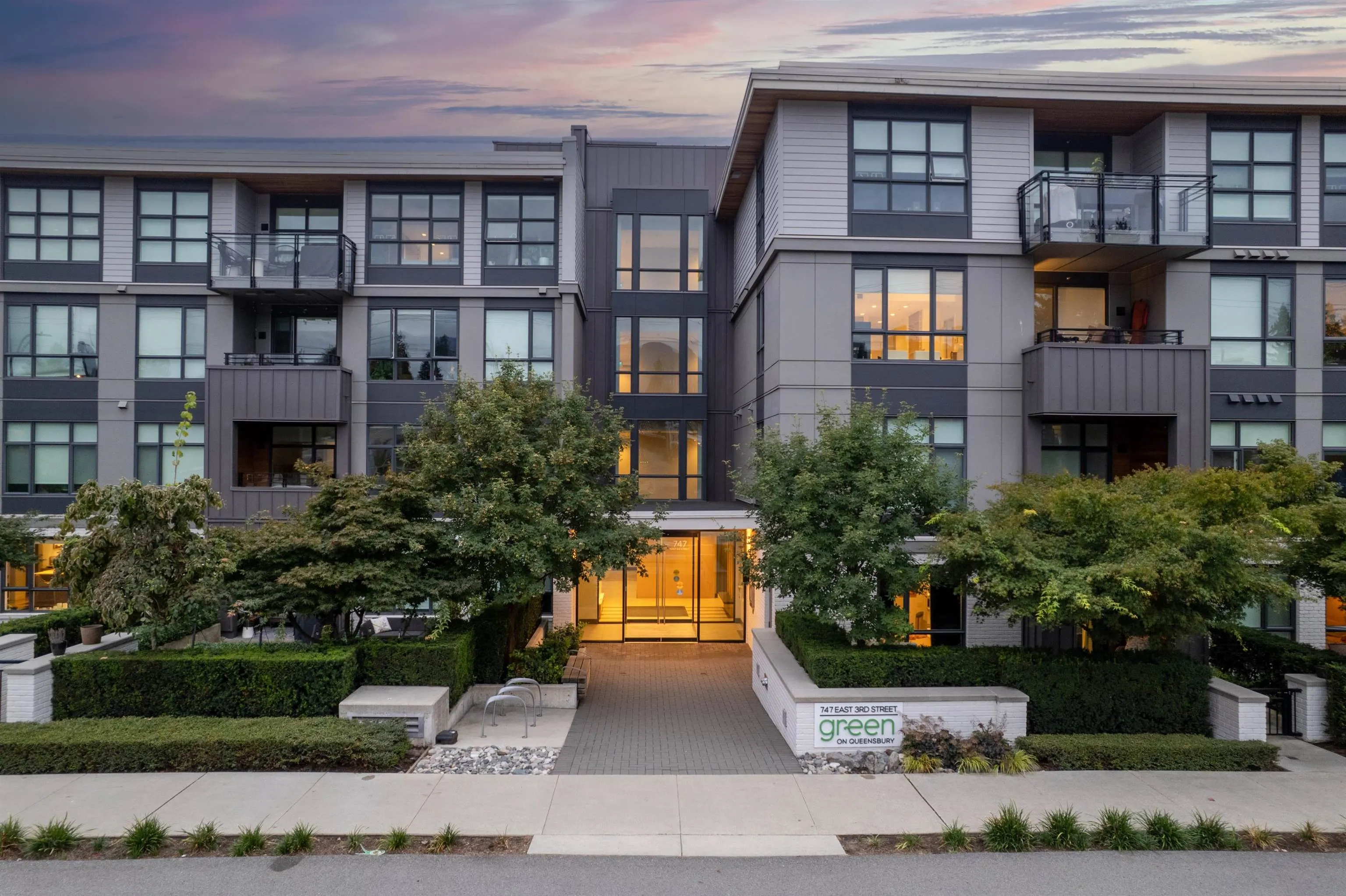 747 E 3rd Street #308