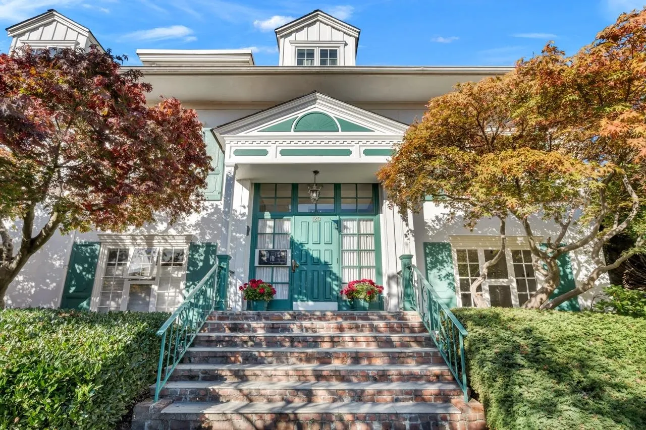 120 W 17th Street #304