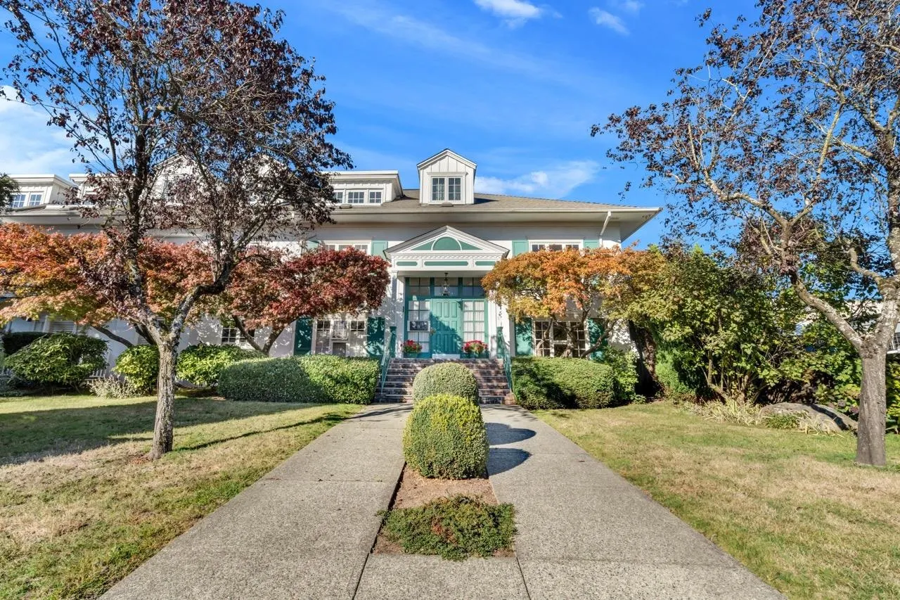 120 W 17th Street #304