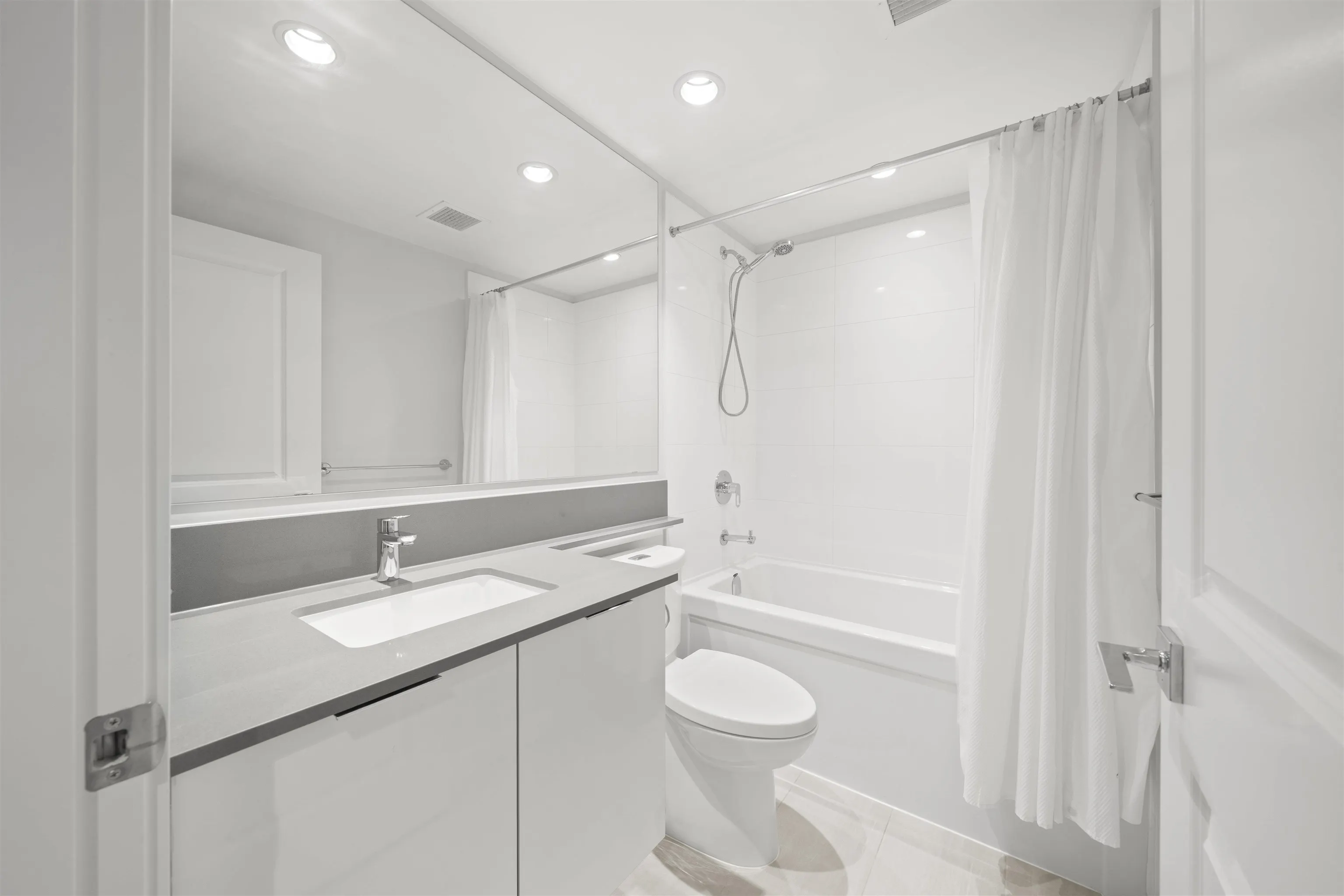 2388 Madison Avenue #2503