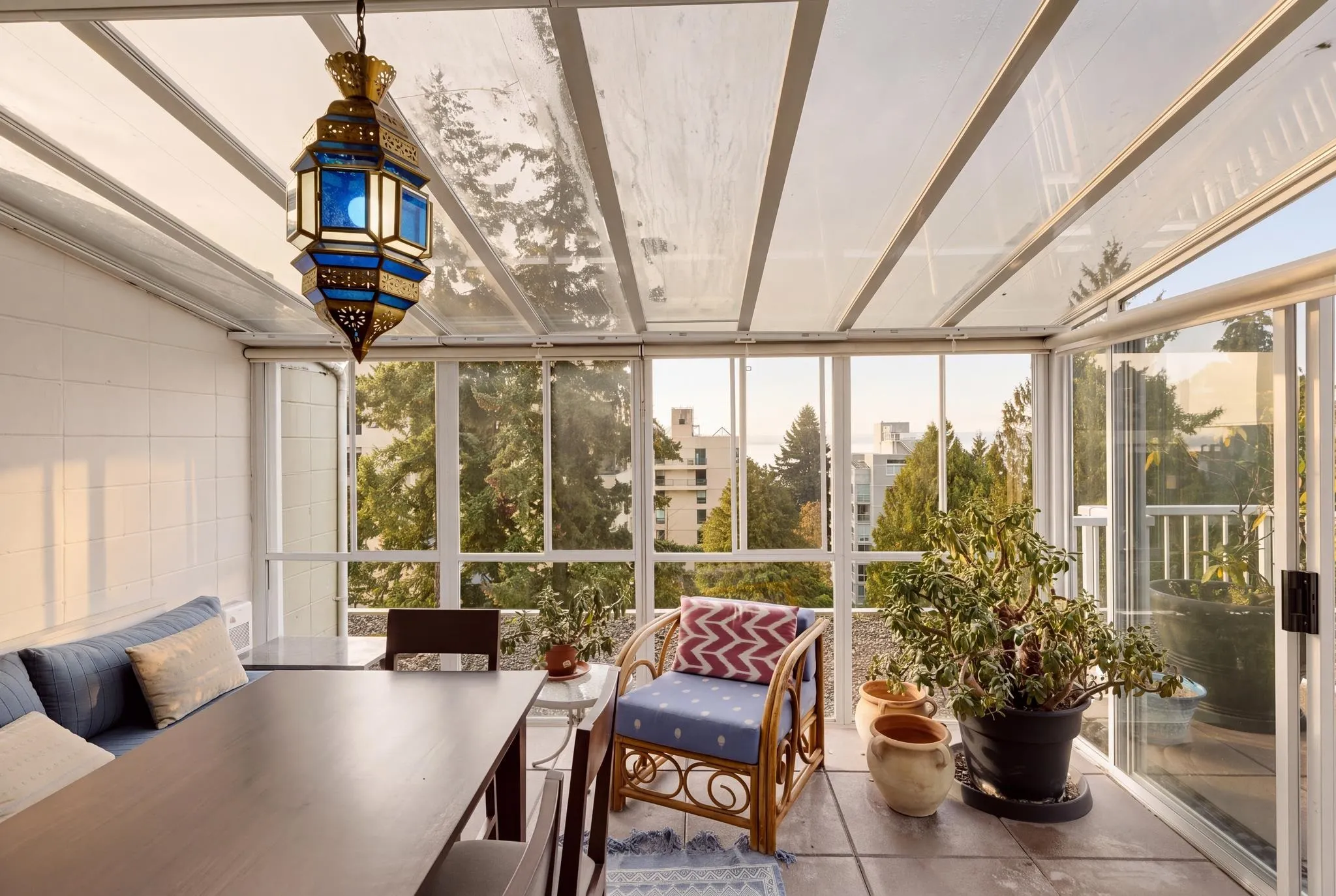 1425 Esquimalt Avenue #701