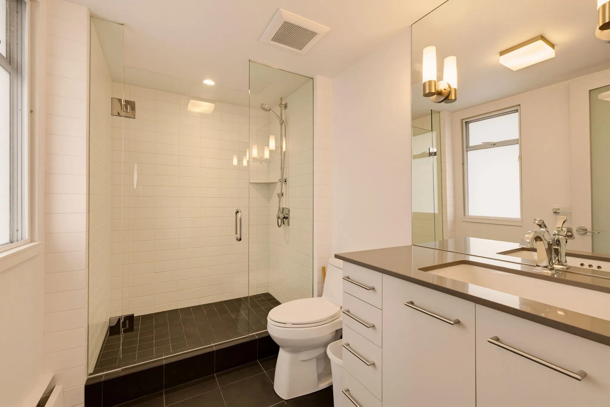 1425 Esquimalt Avenue #701