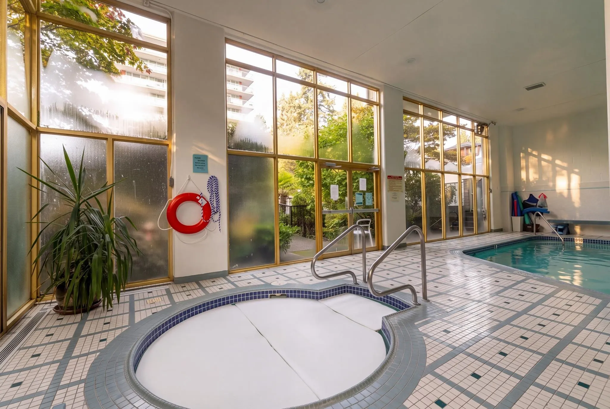 1425 Esquimalt Avenue #701
