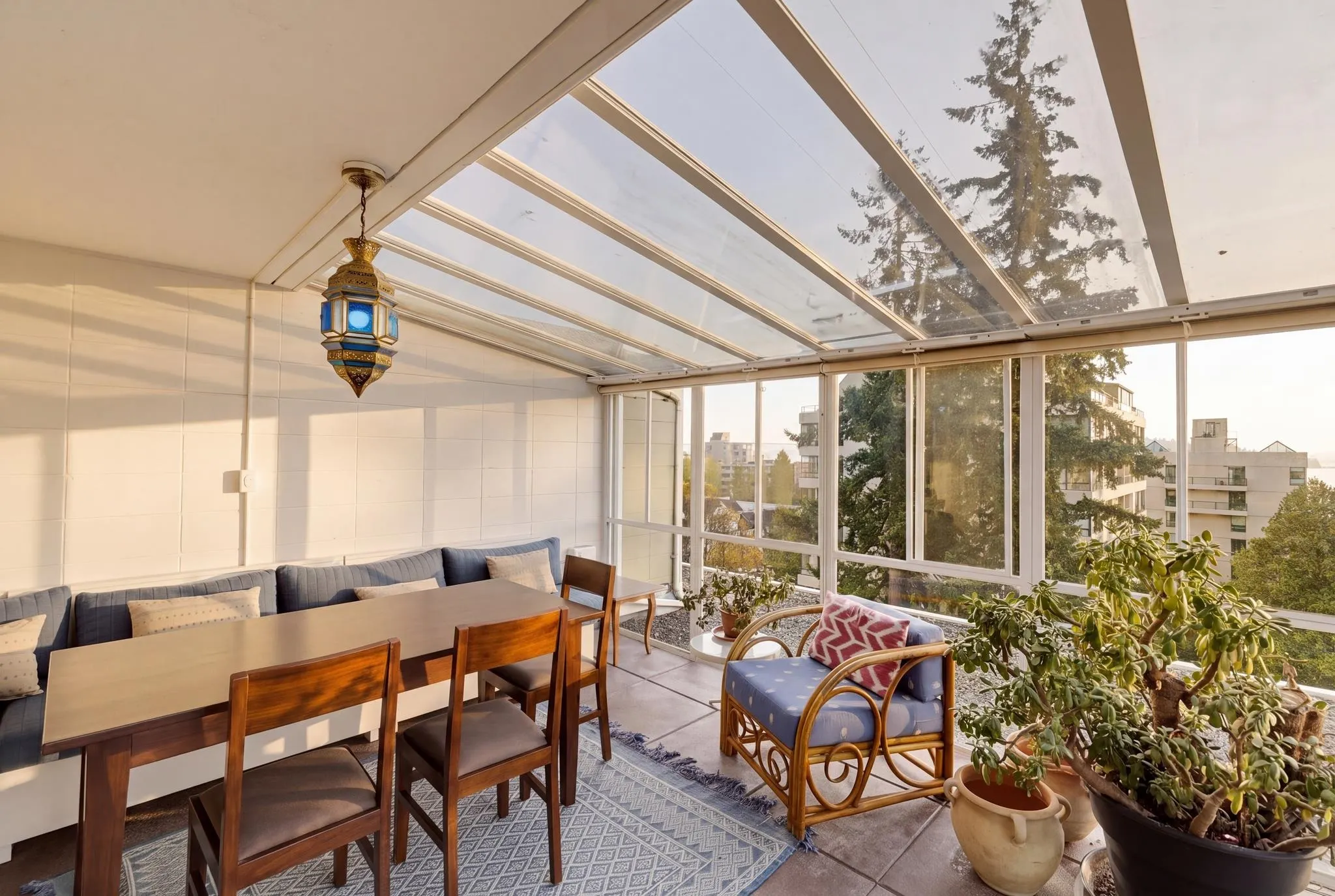 1425 Esquimalt Avenue #701