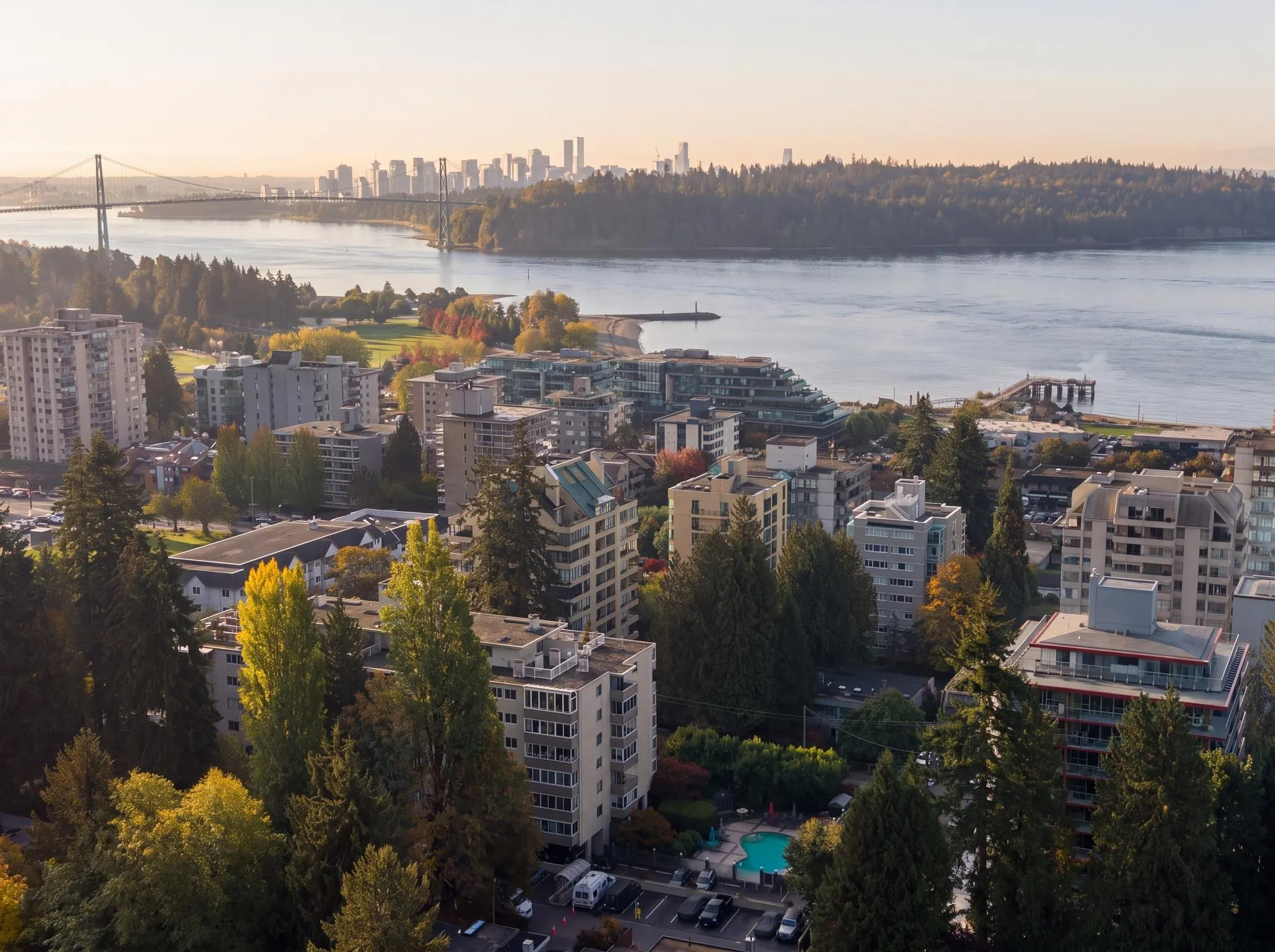 1425 Esquimalt Avenue #701