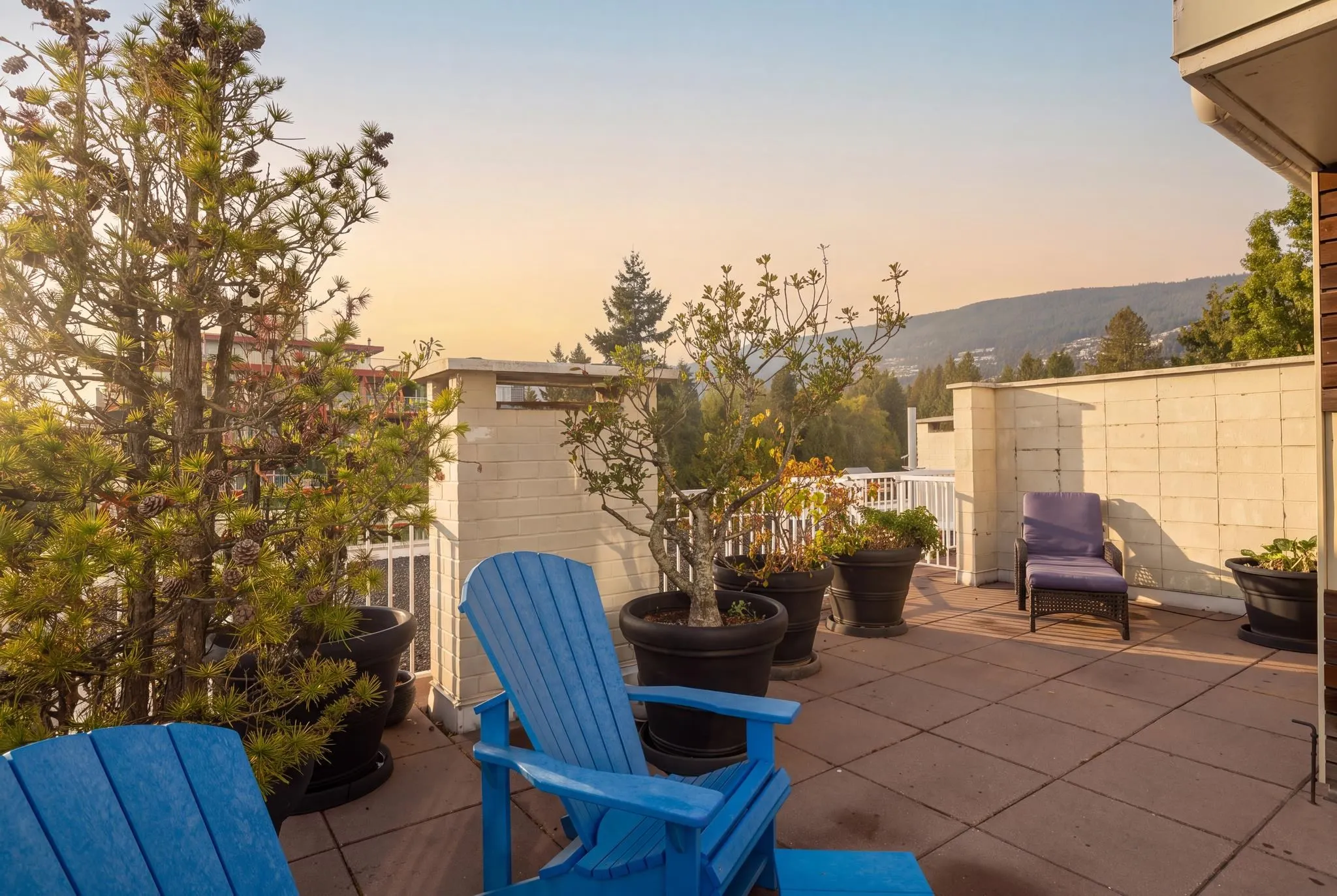 1425 Esquimalt Avenue #701