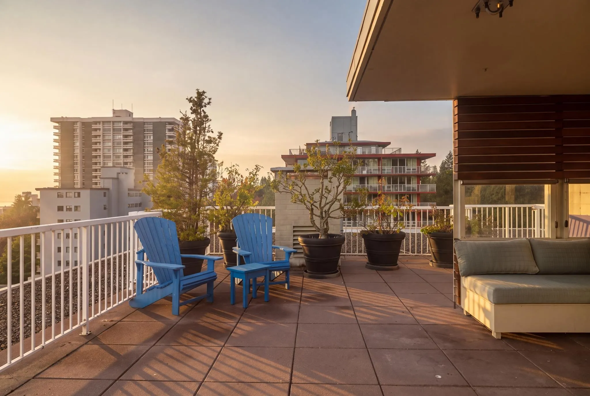 1425 Esquimalt Avenue #701