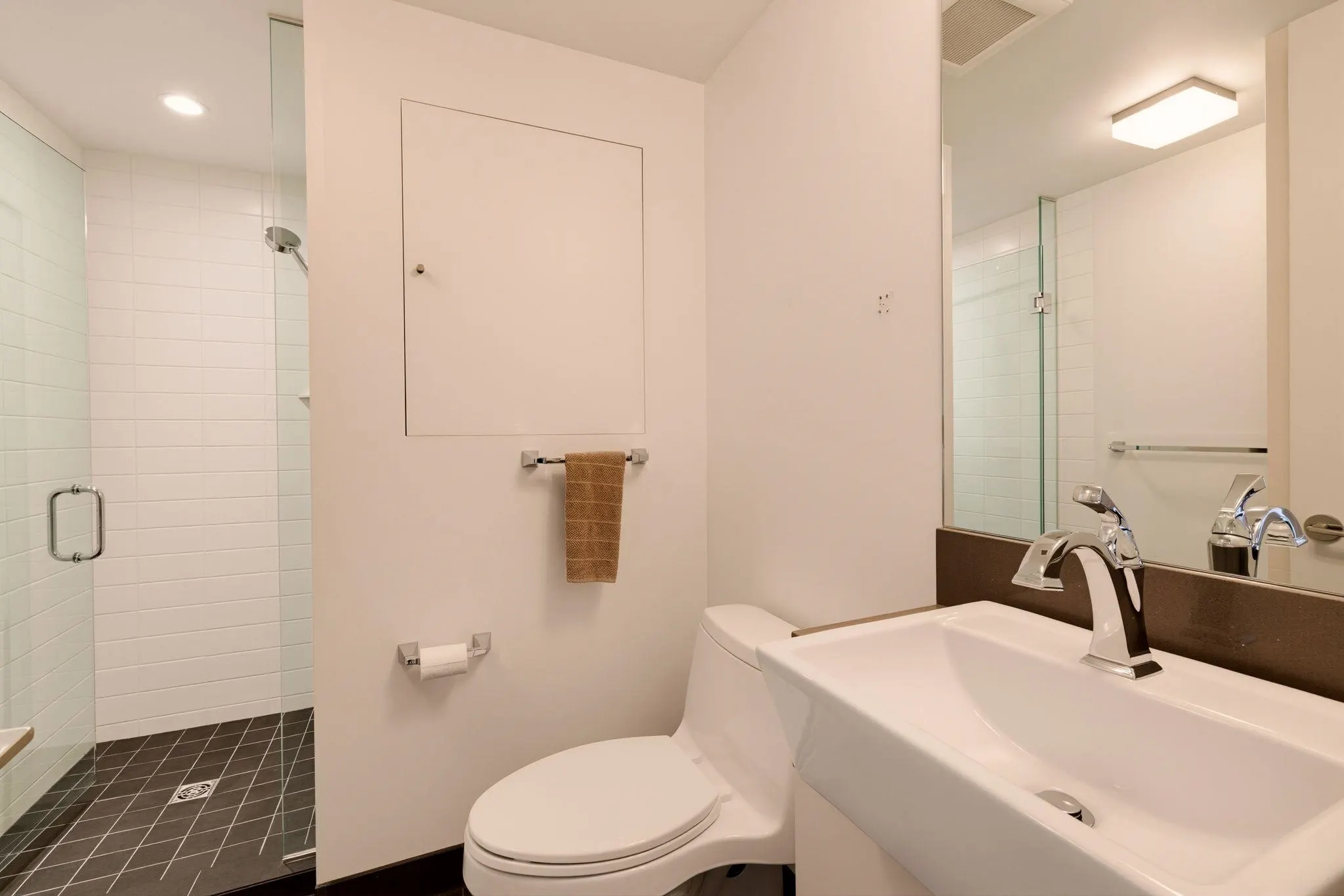 1425 Esquimalt Avenue #701
