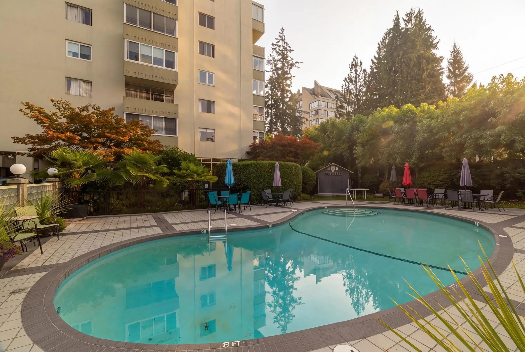 1425 Esquimalt Avenue #701