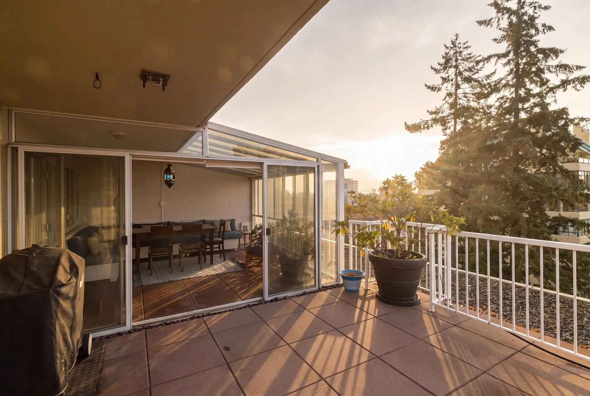 1425 Esquimalt Avenue #701