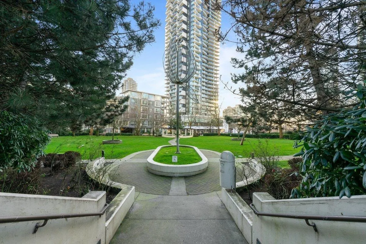 2138 Madison Avenue #1203