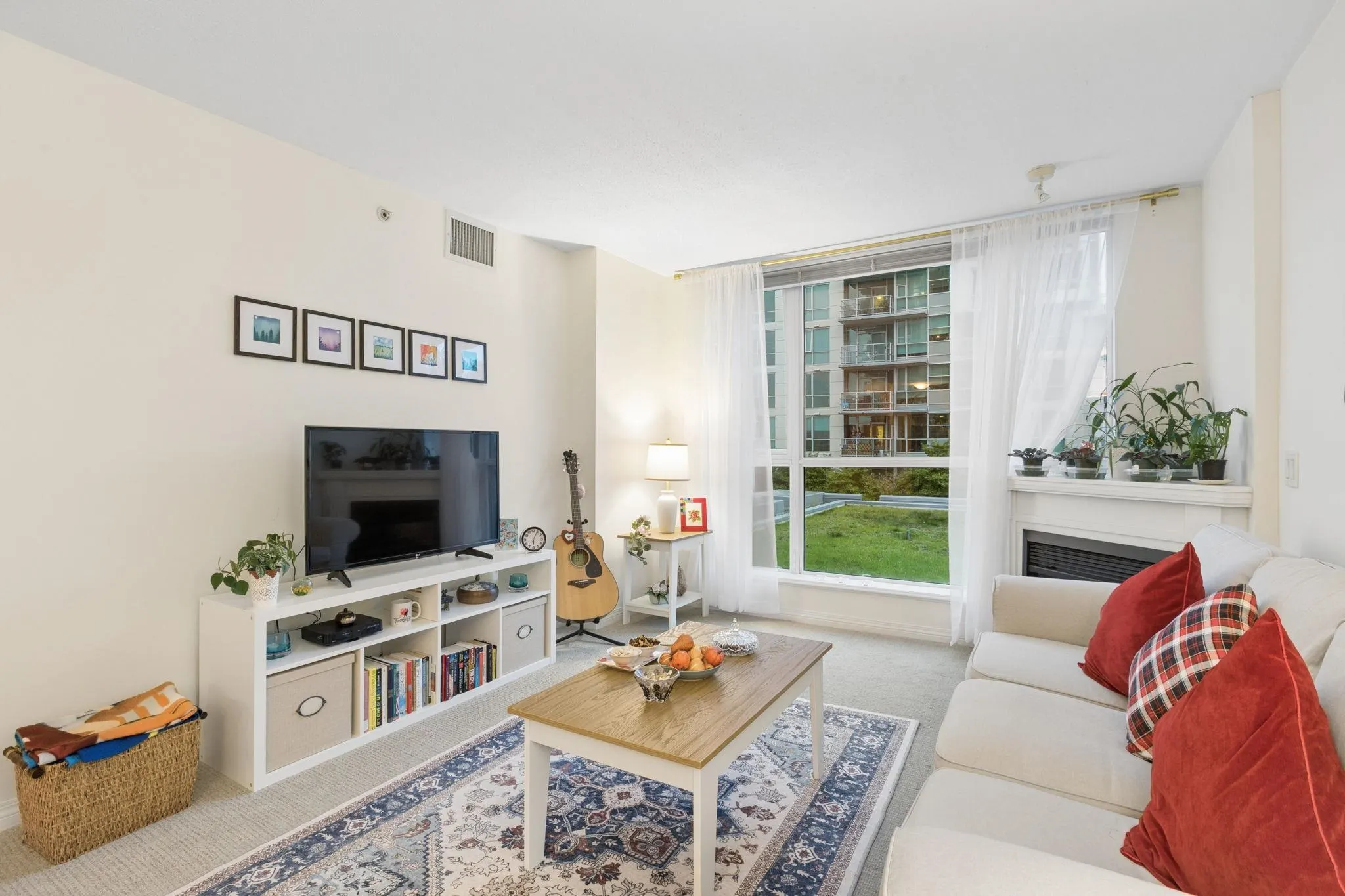 188 E Esplanade #607