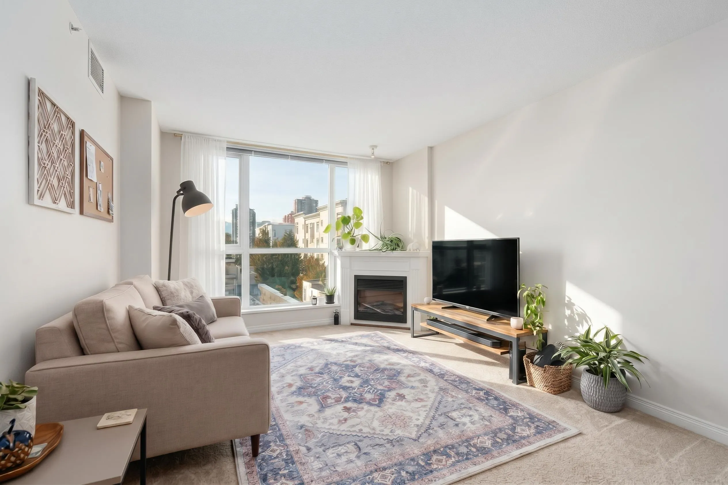 188 E Esplanade #607
