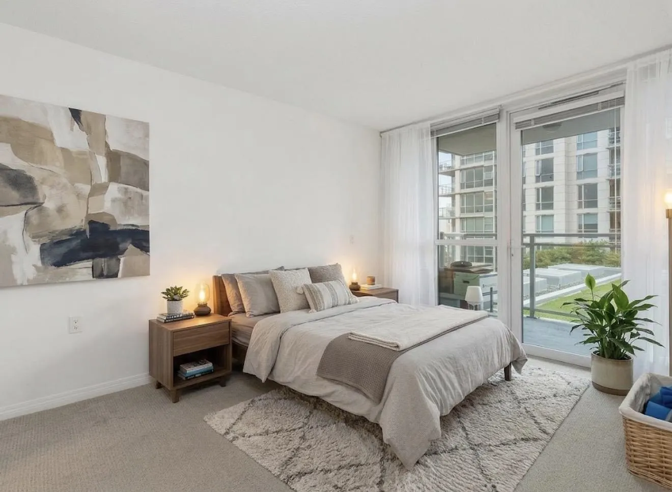188 E Esplanade #607