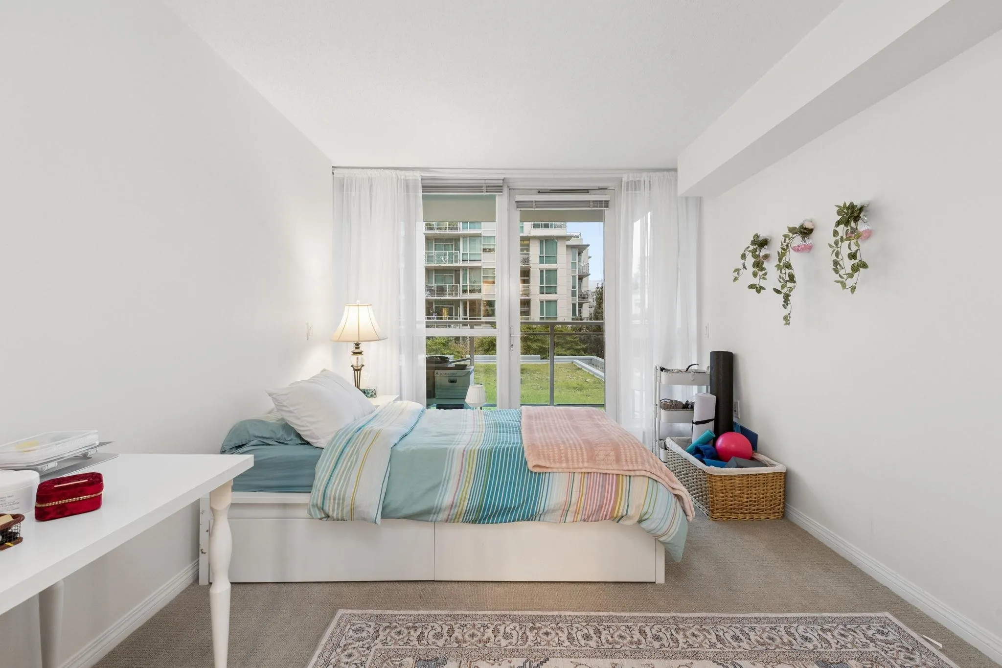 188 E Esplanade #607