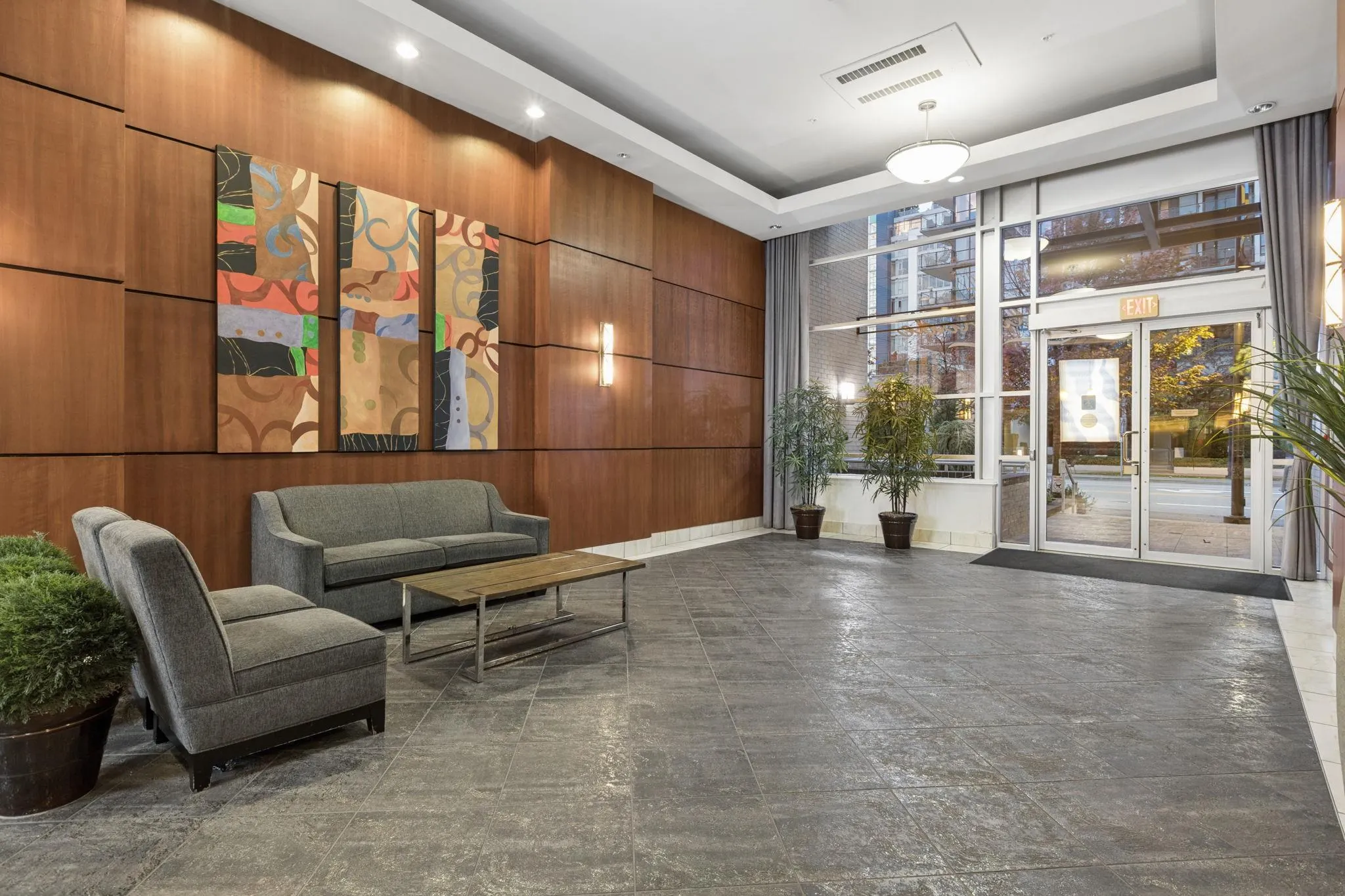 188 E Esplanade #607