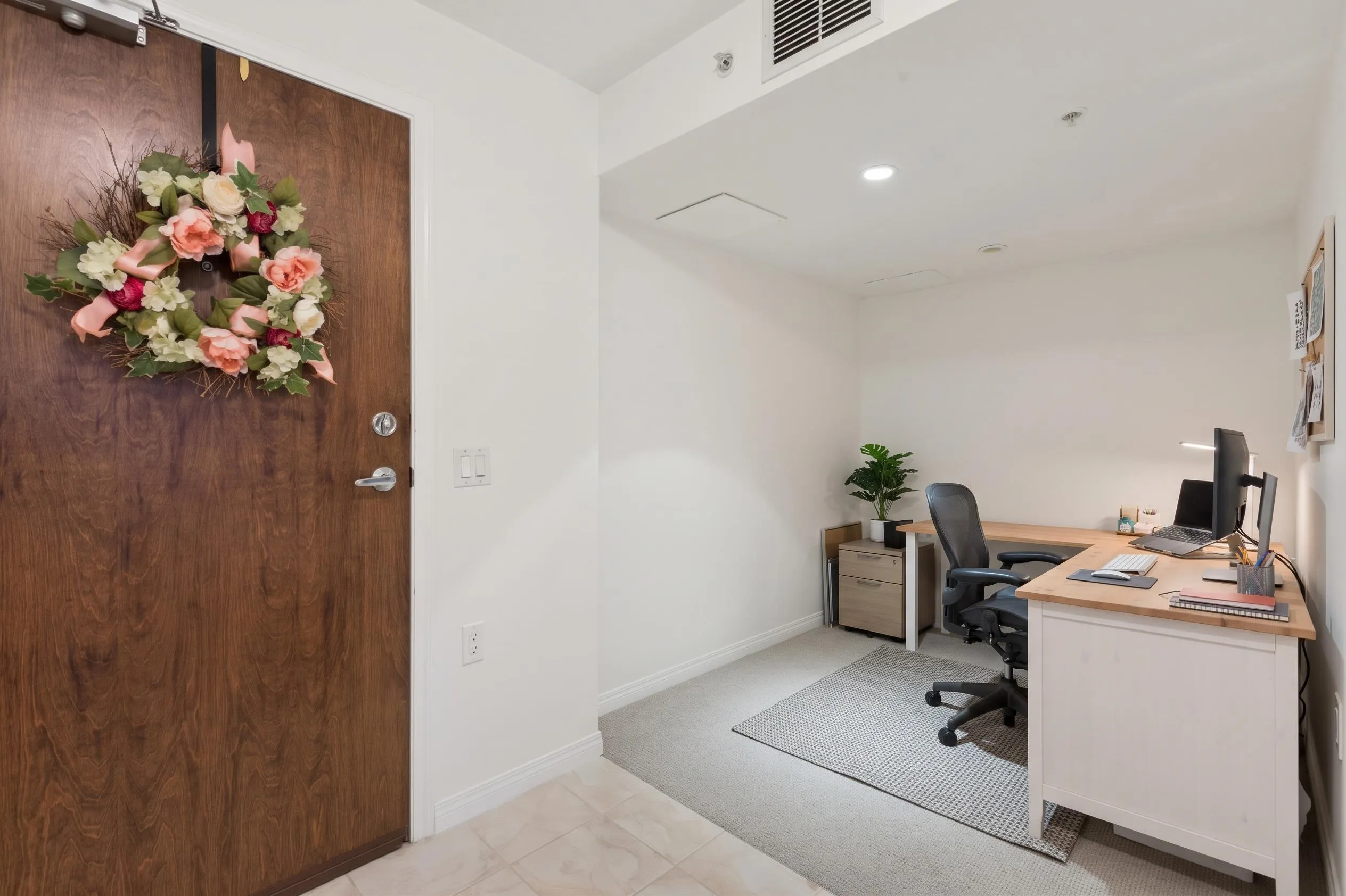 188 E Esplanade #607
