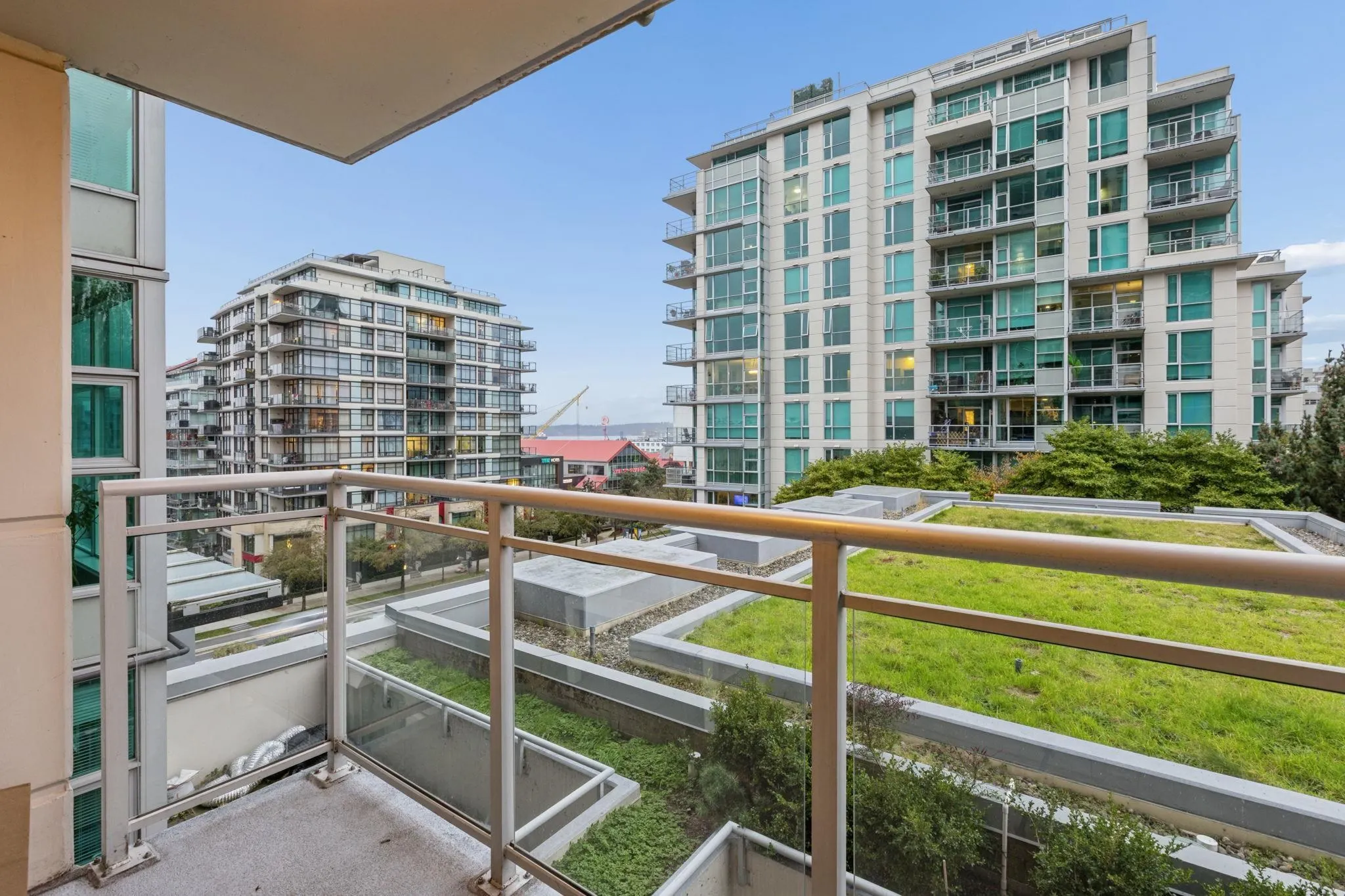 188 E Esplanade #607