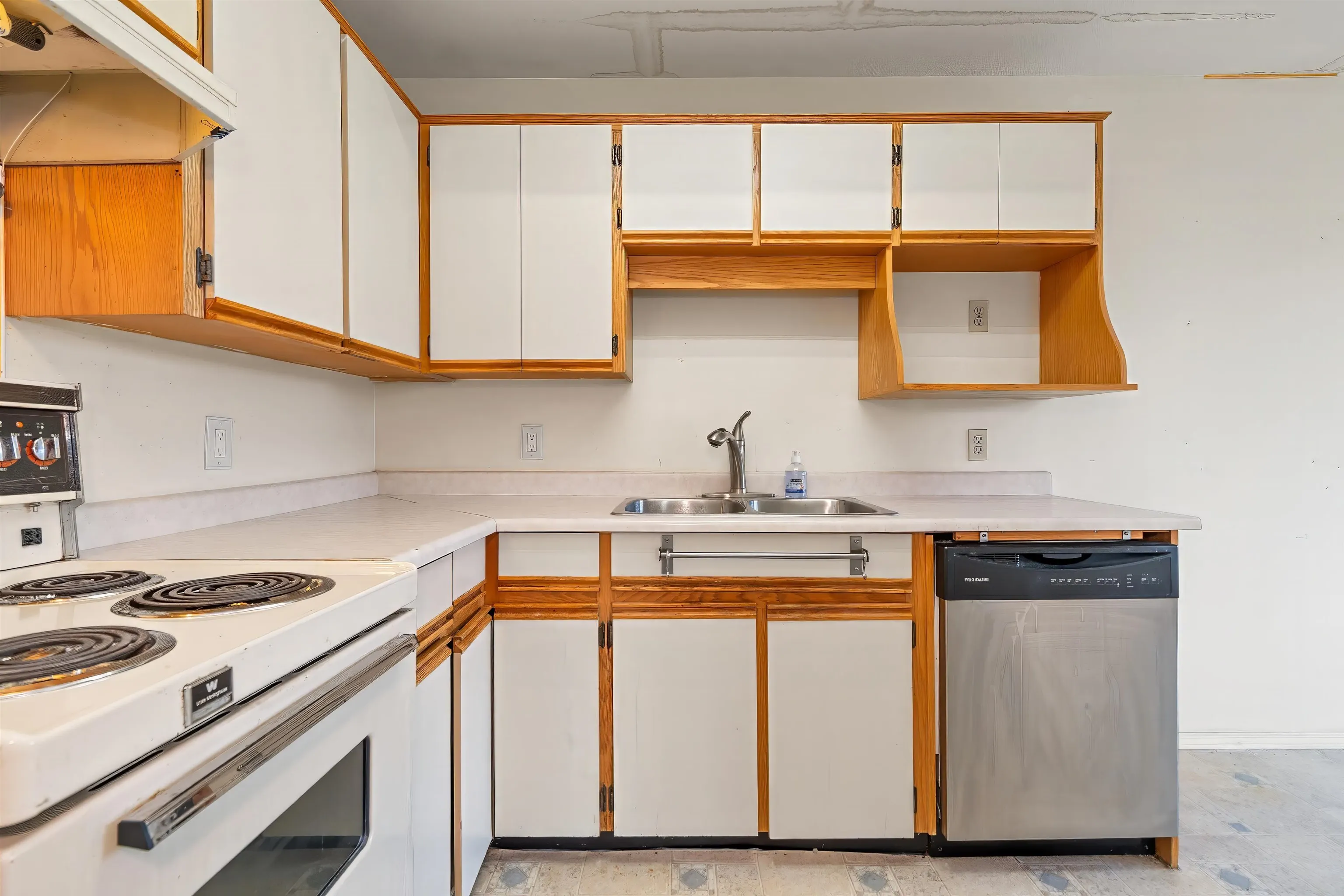 2567 Victoria Street #209