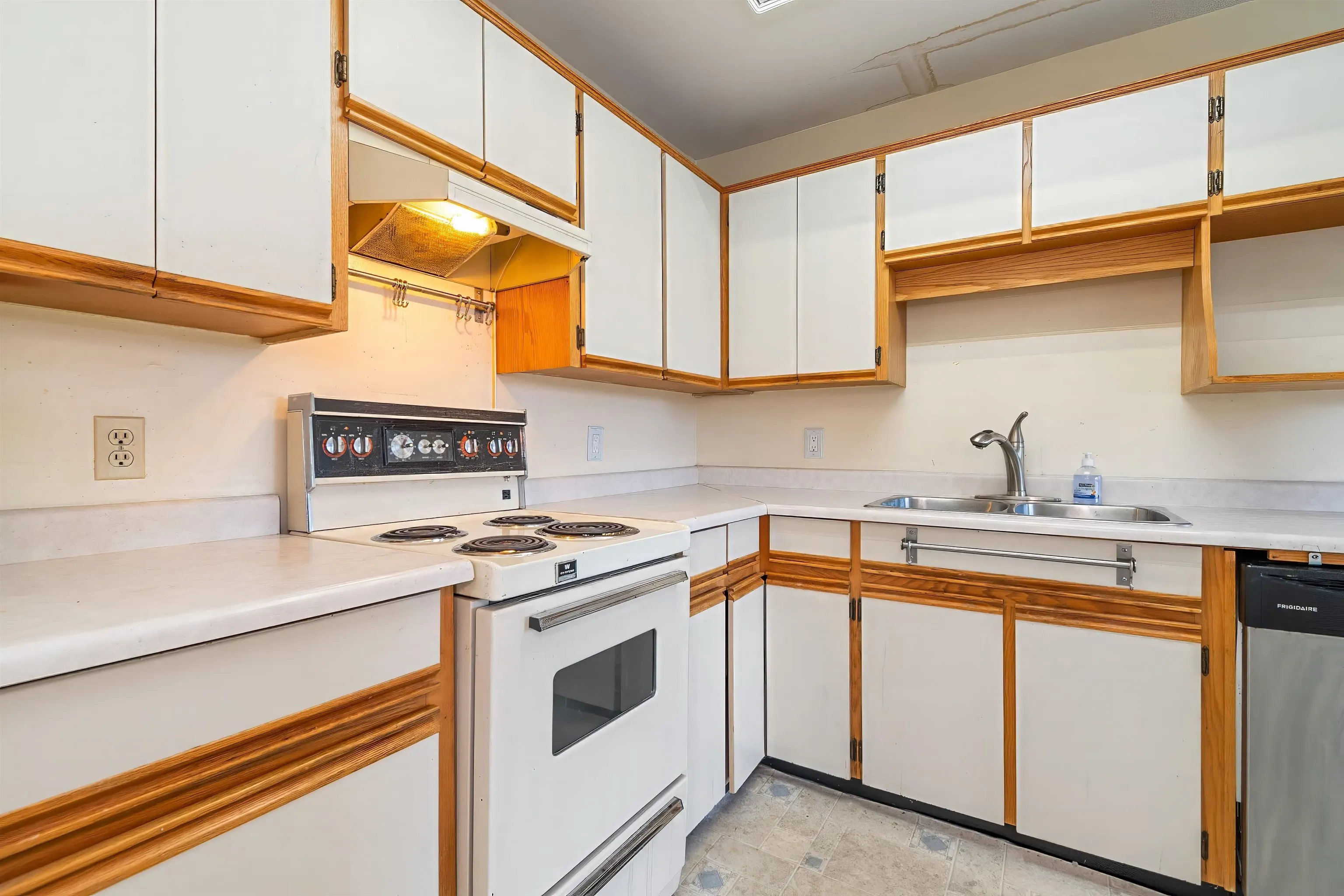 2567 Victoria Street #209