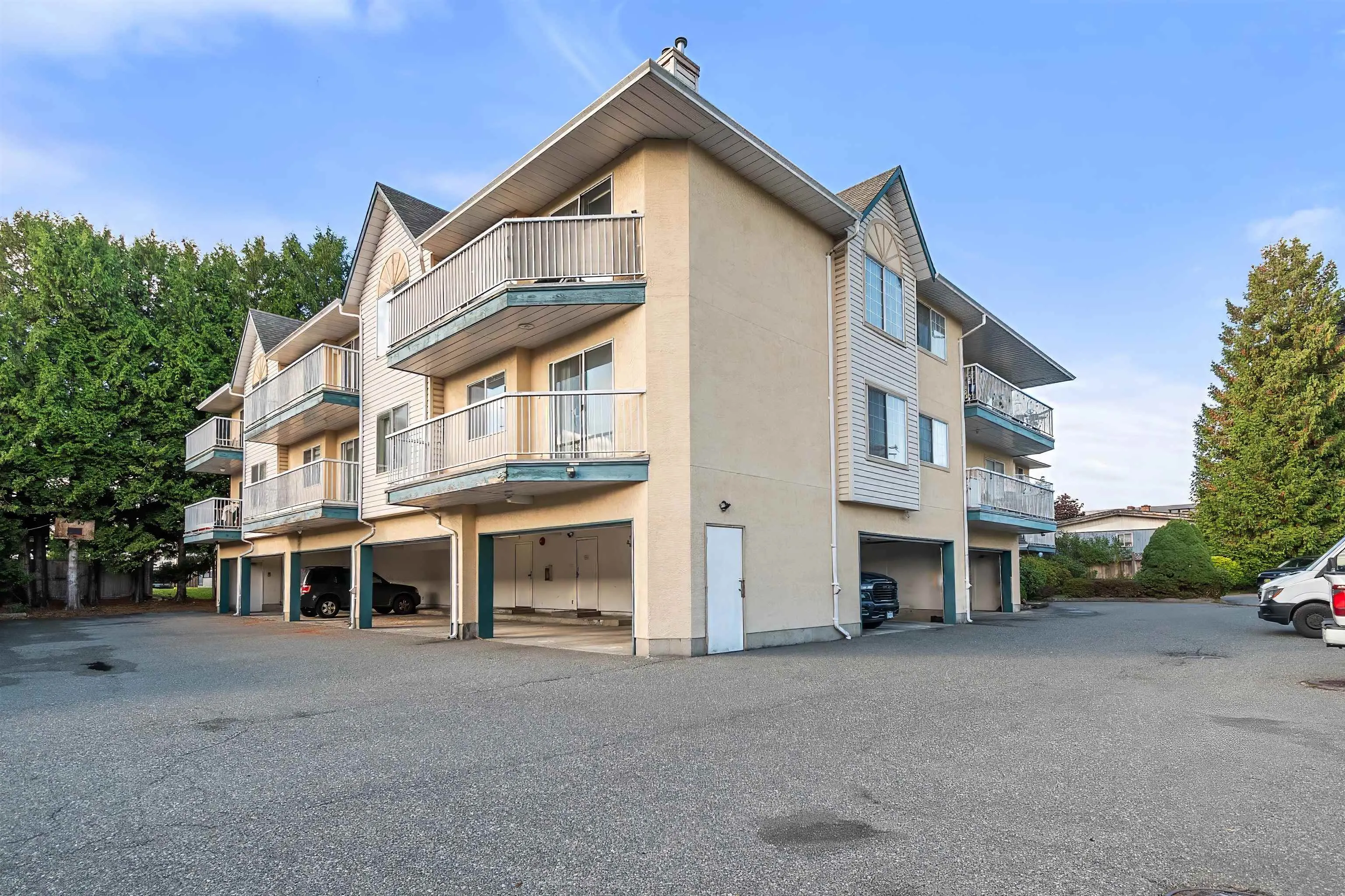 2567 Victoria Street #209